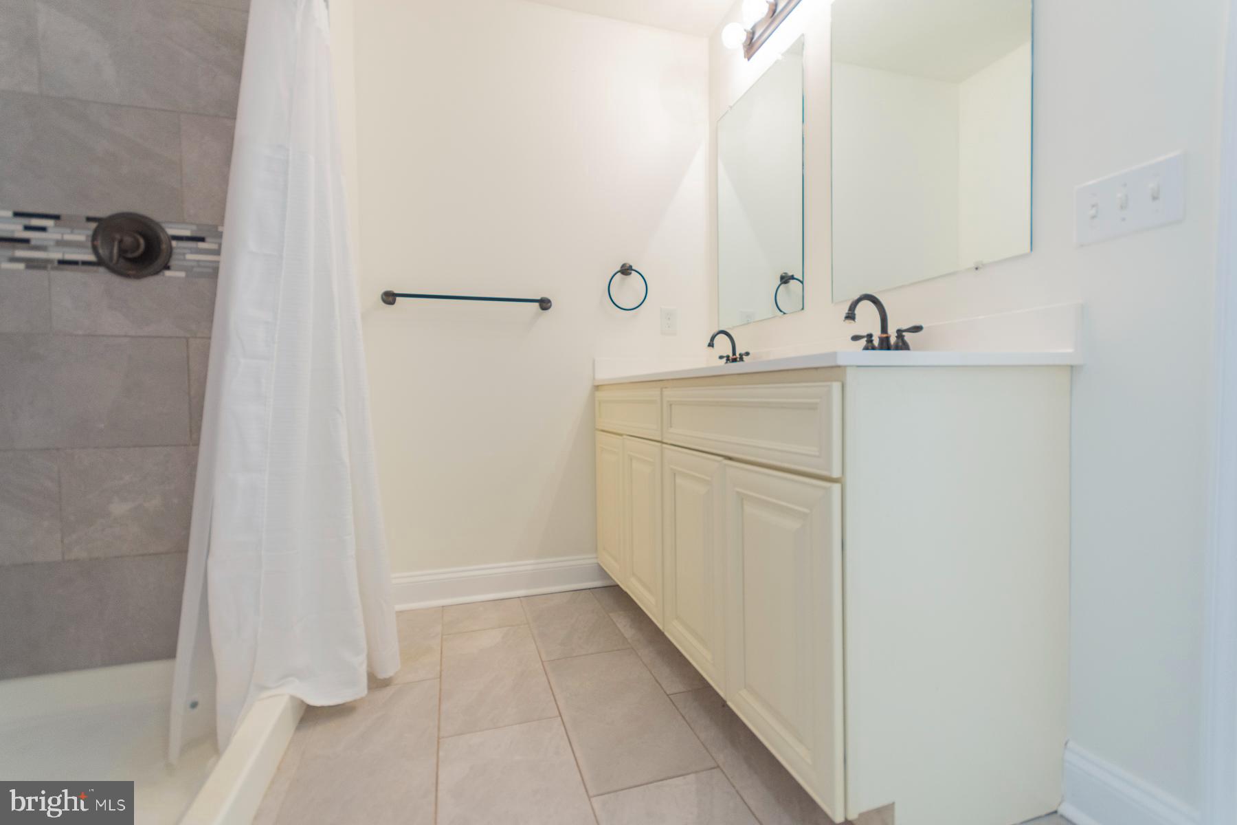 GLENN MEADOWS - Residential