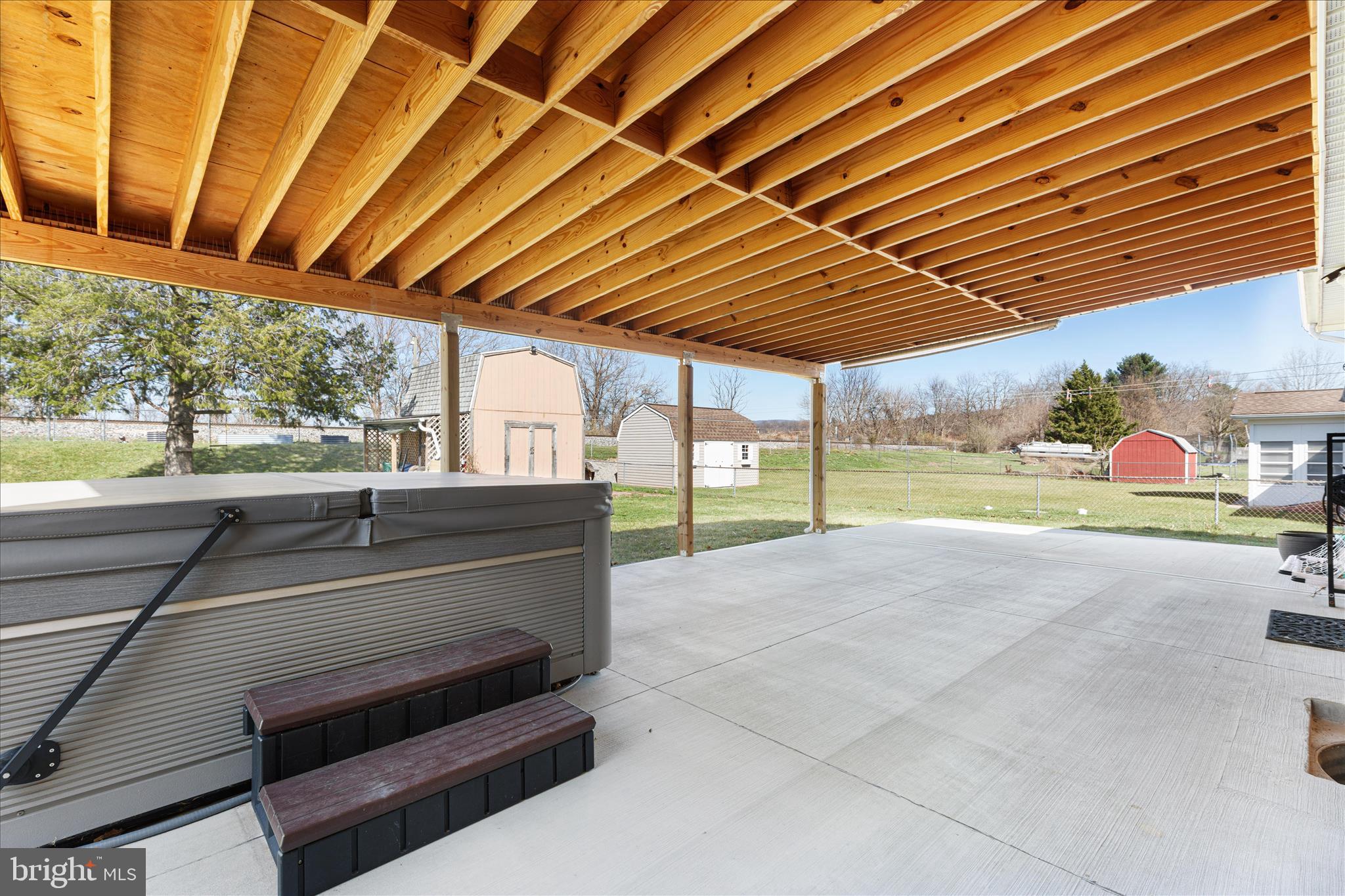 HOLIDAY ACRES - Residential