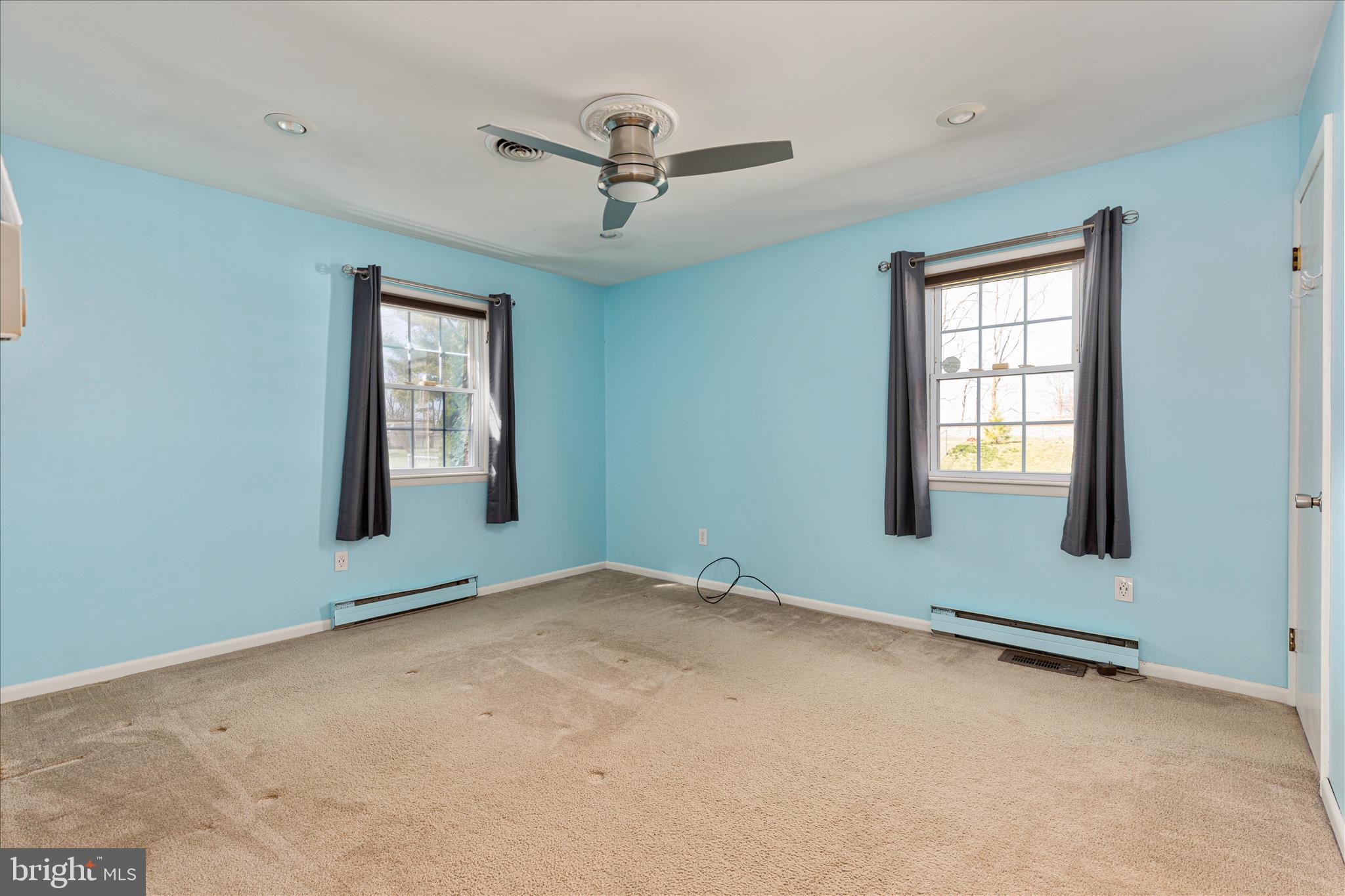 HOLIDAY ACRES - Residential