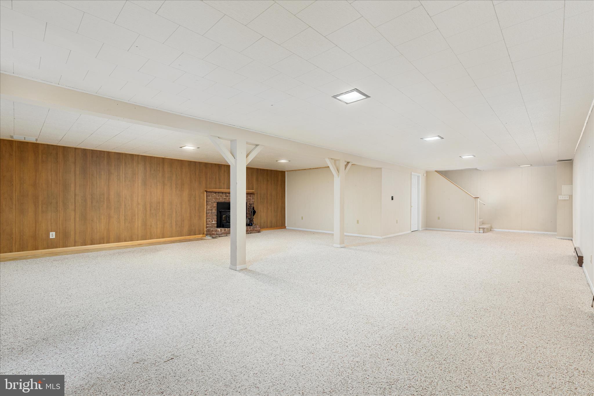 HOLIDAY ACRES - Residential