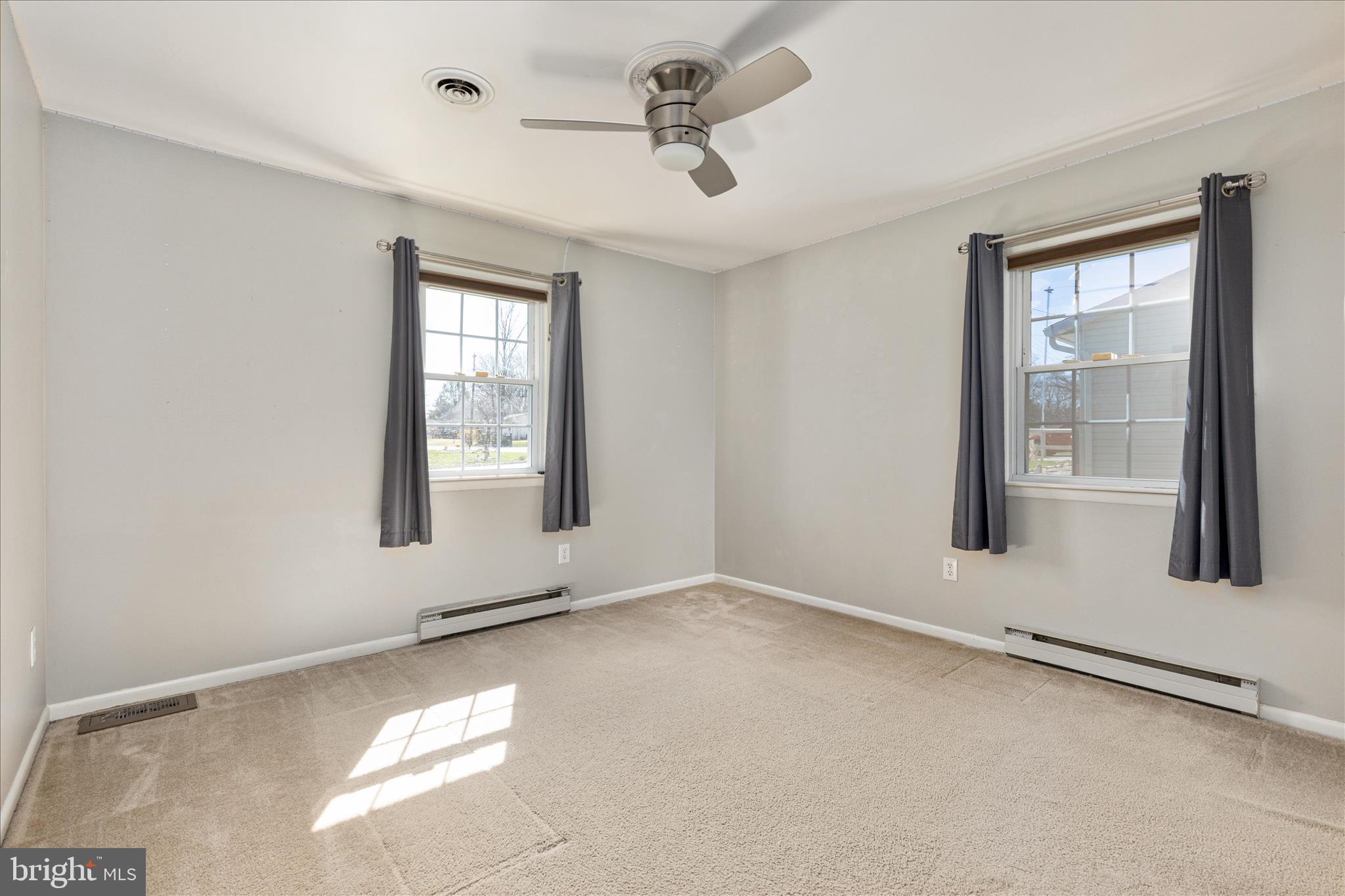 HOLIDAY ACRES - Residential