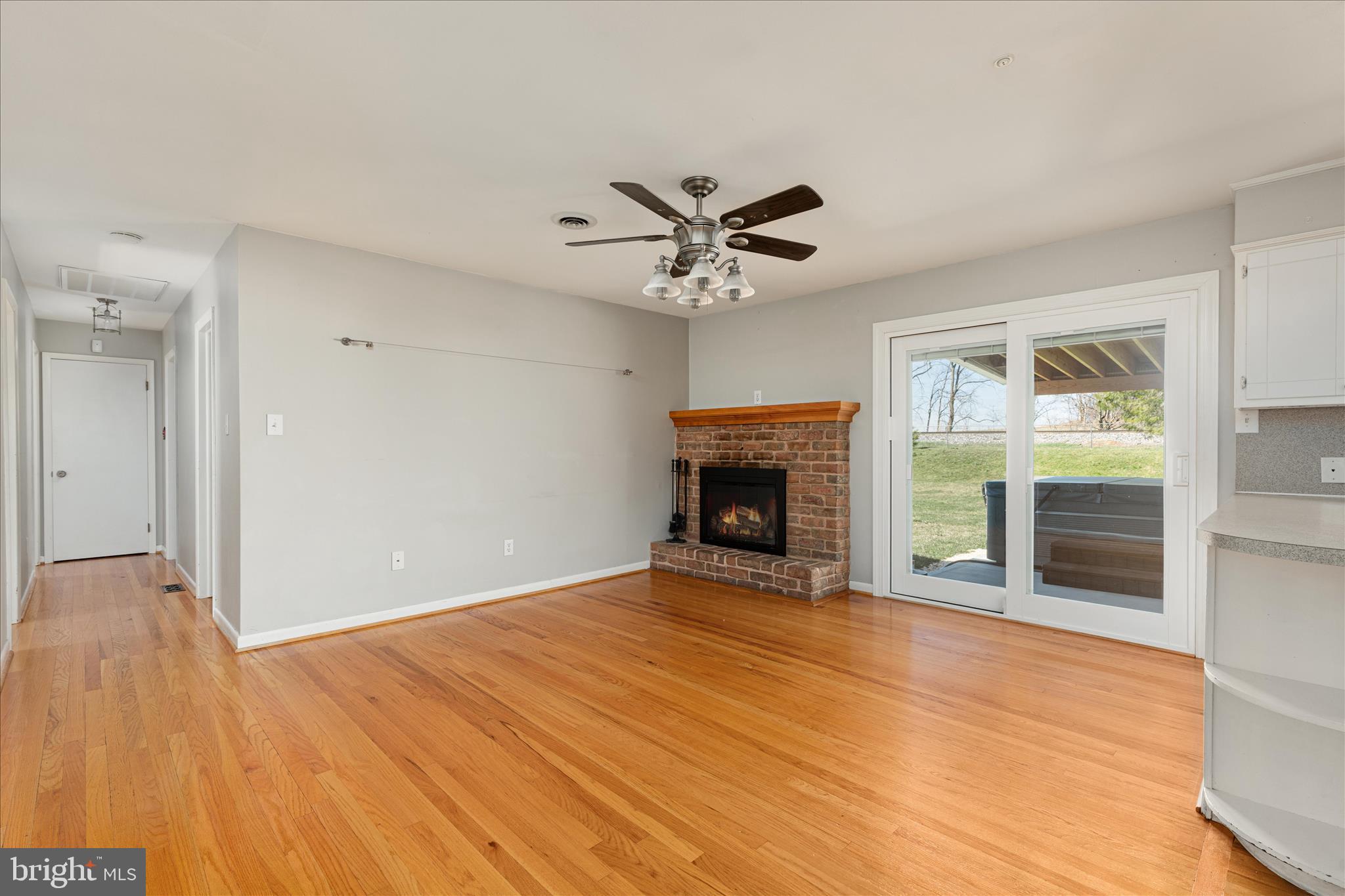 HOLIDAY ACRES - Residential