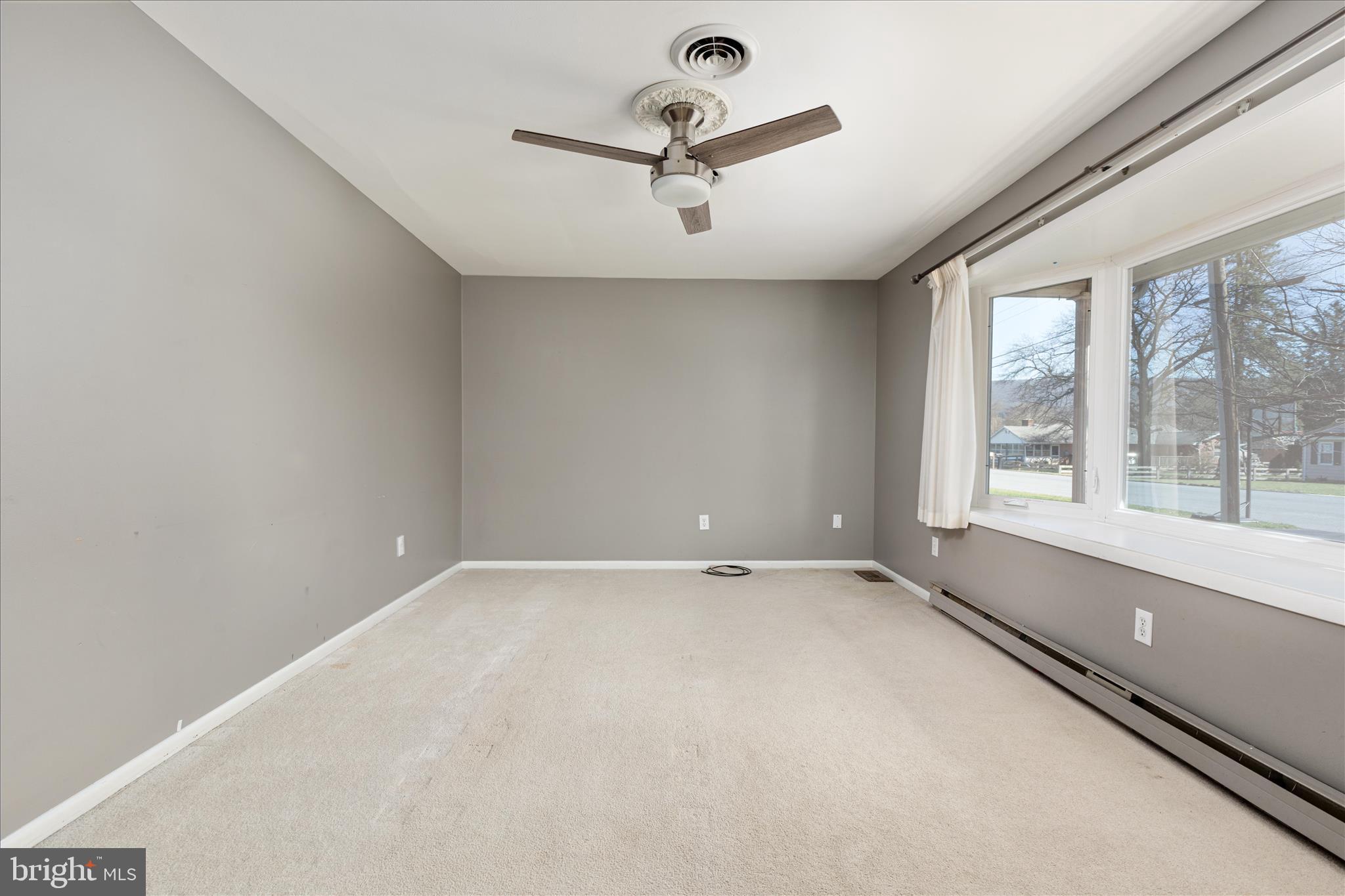 HOLIDAY ACRES - Residential