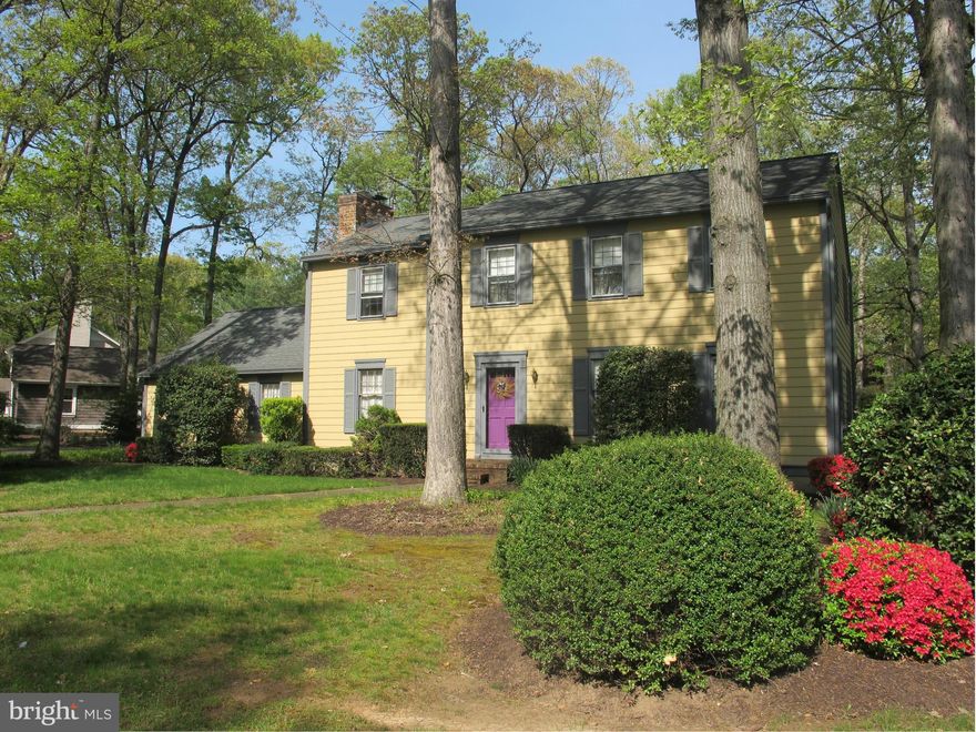 This charming Chartwell classic is a short walk to schools, Kinder Park, and the community pool.  Home offers hardwood floors throughout most of the house, a master bedroom fireplace, and a partially finished basement.  Side entry two car garage, a level lot with extensive landscaping, and plenty of mature trees.  Priced to move, pardon the boxes while we move out.