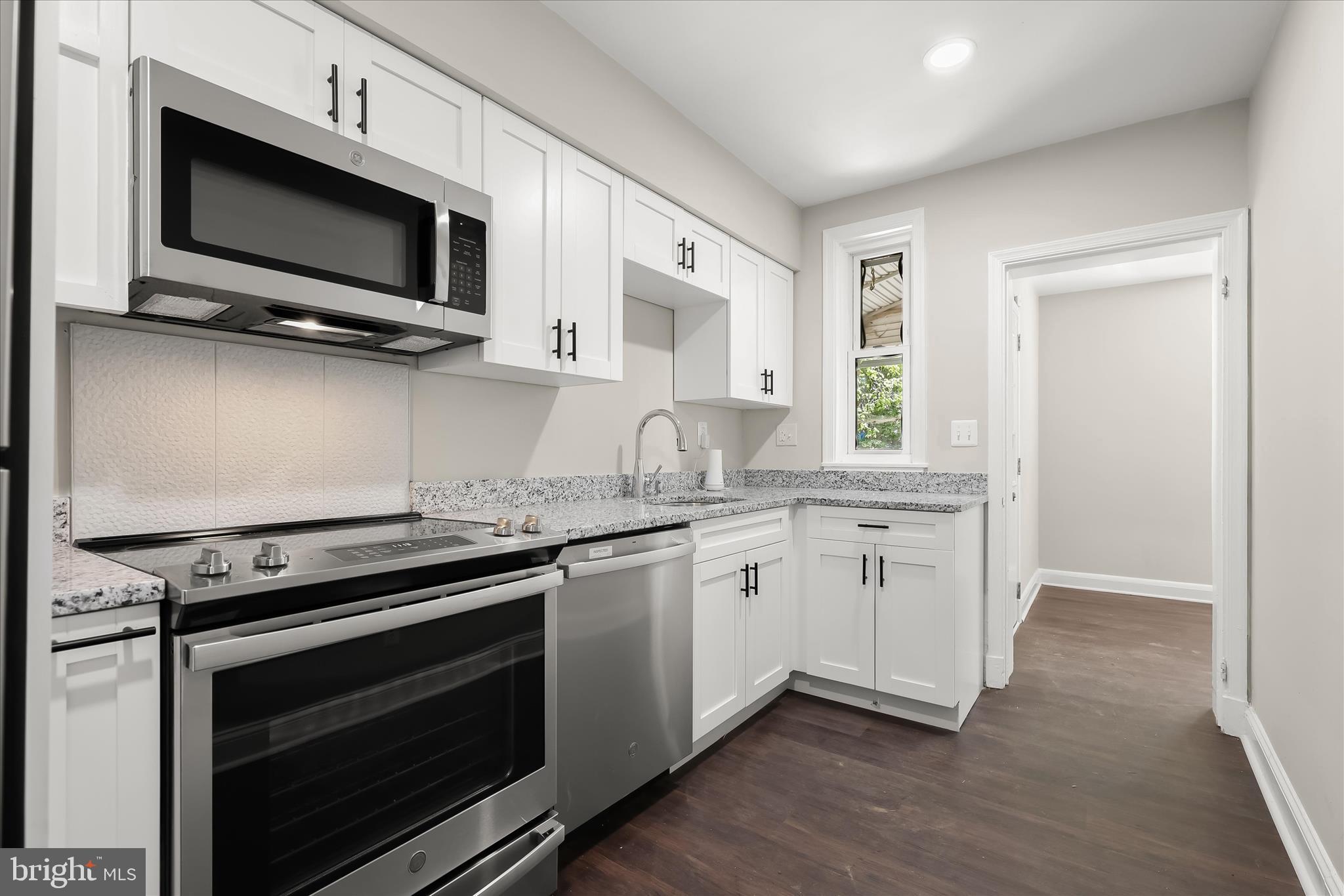 WINDSOR HILLS - Residential