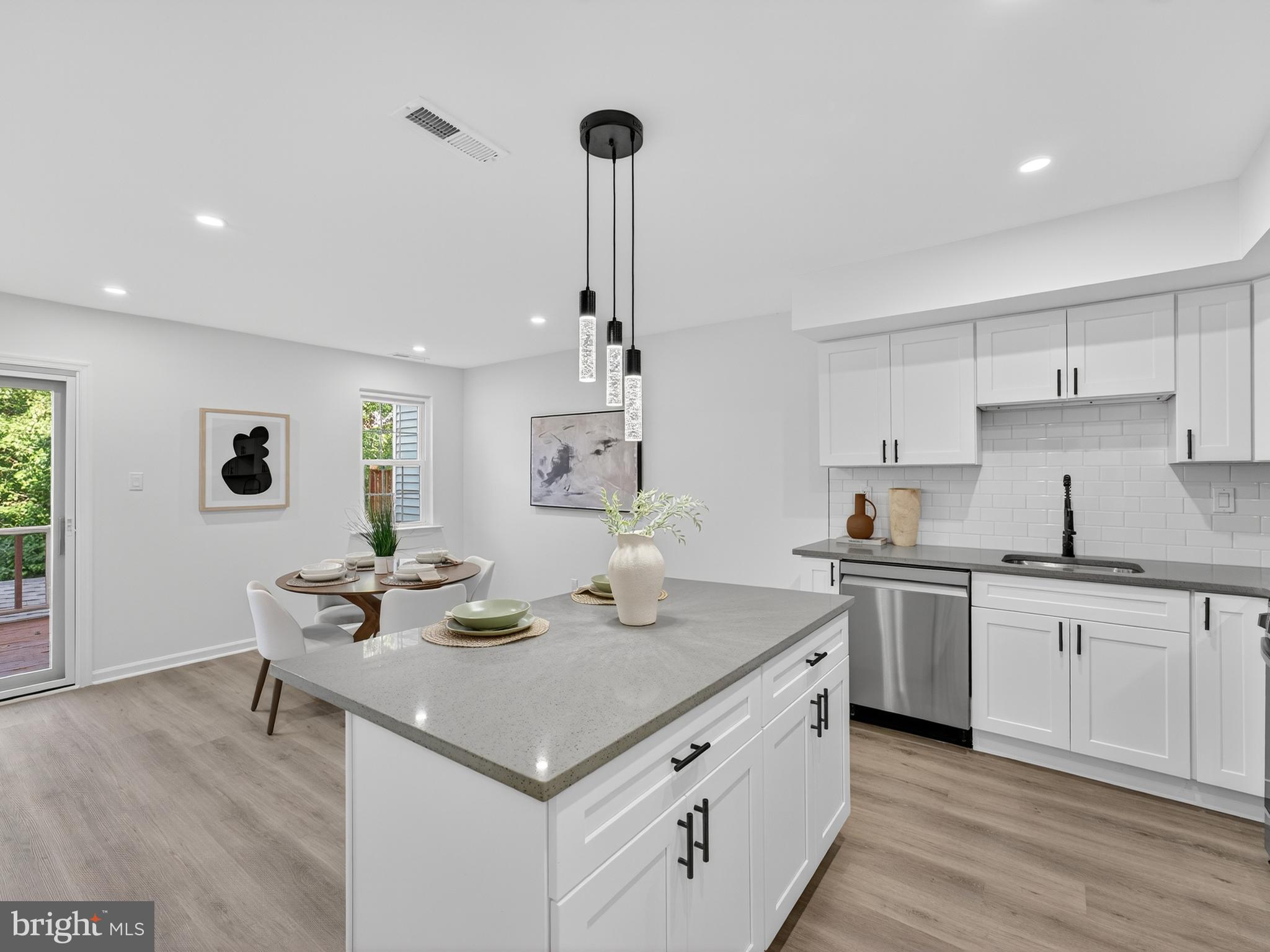 MAPLE RIDGE - Residential