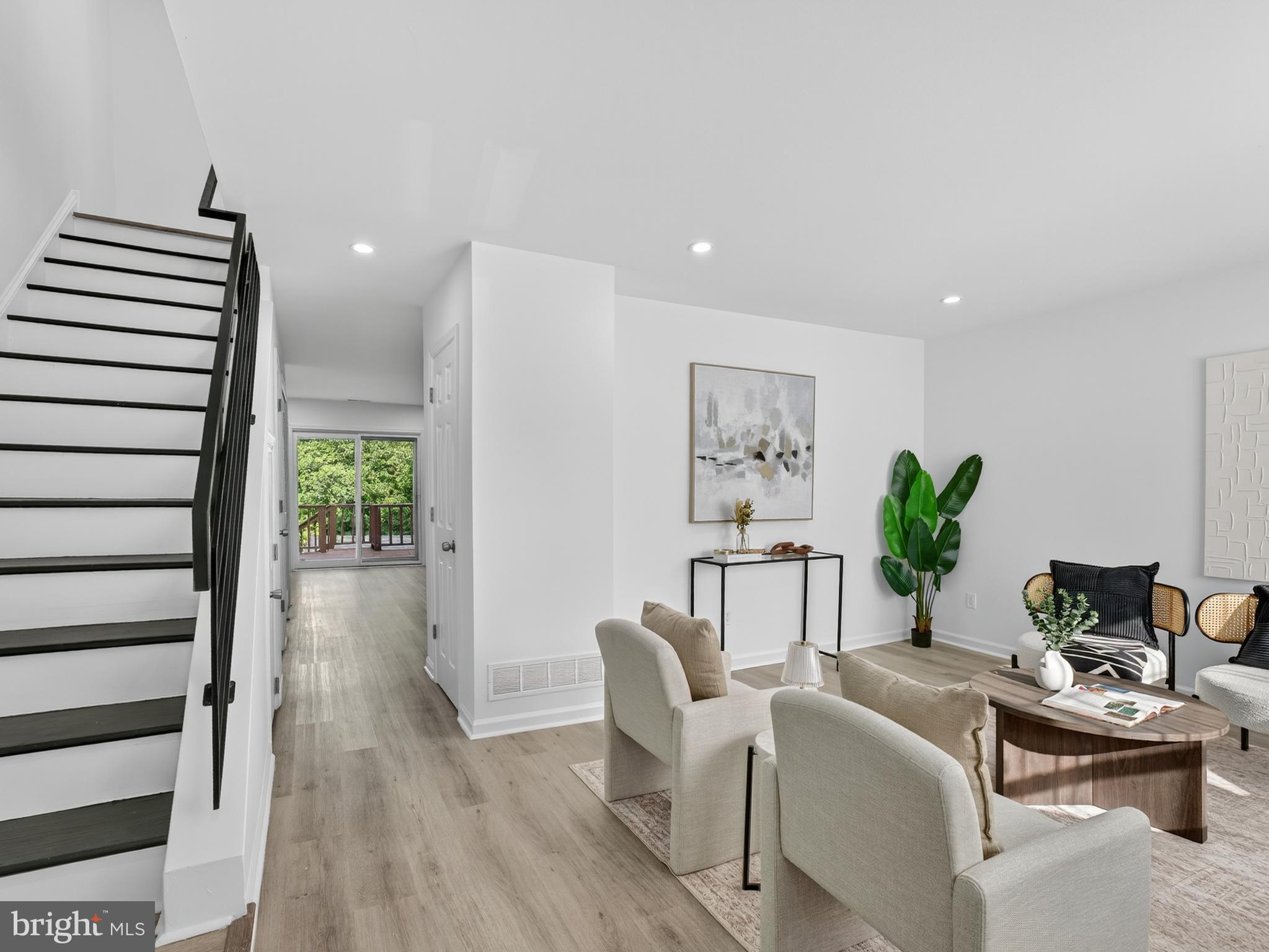 10 MAPLE DRIVE