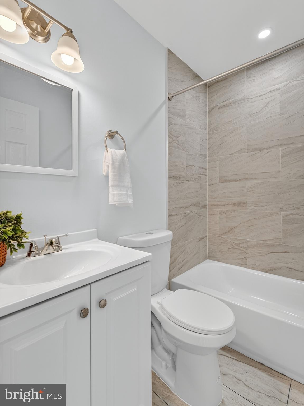 MAPLE RIDGE - Residential