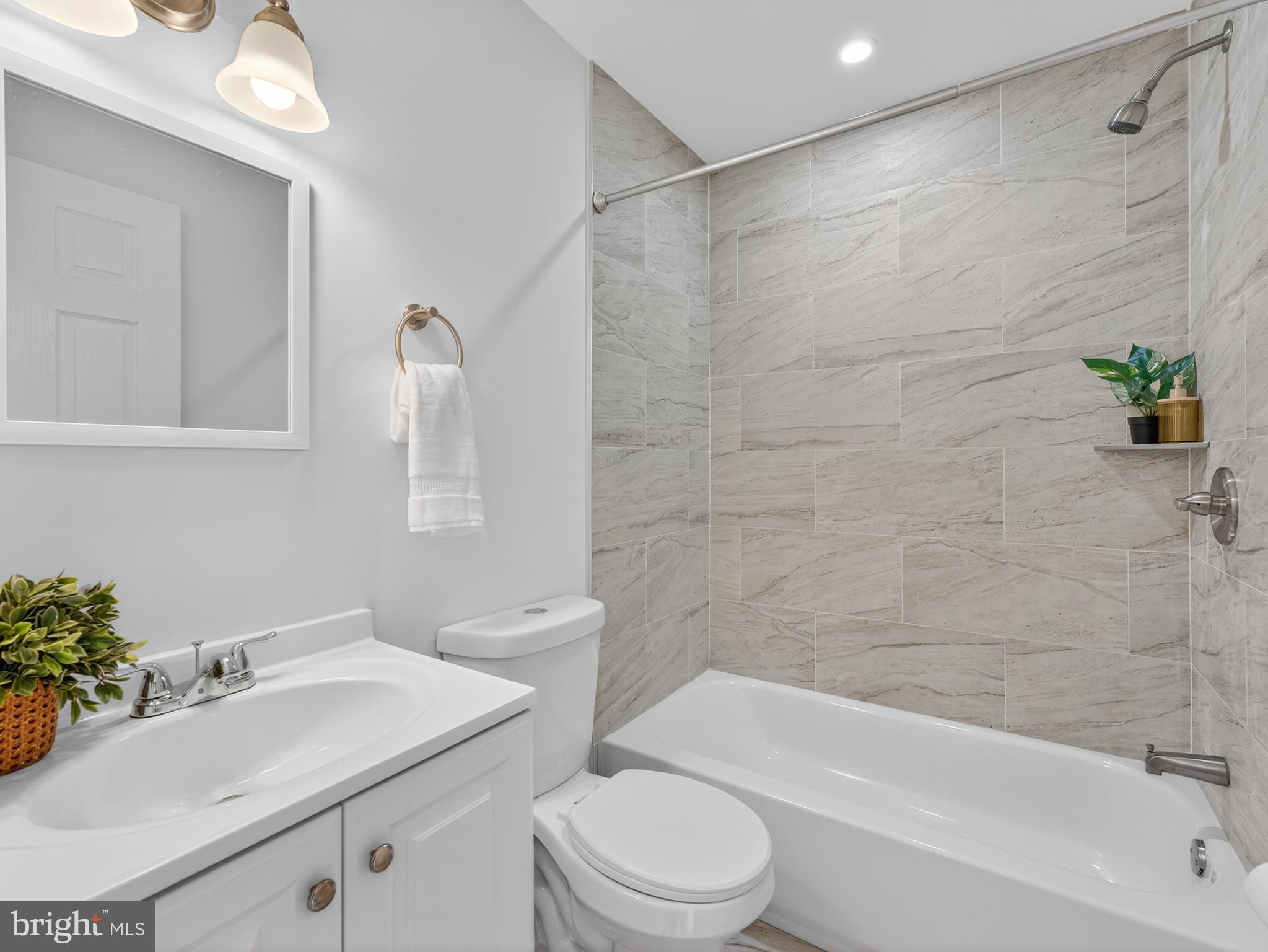 MAPLE RIDGE - Residential