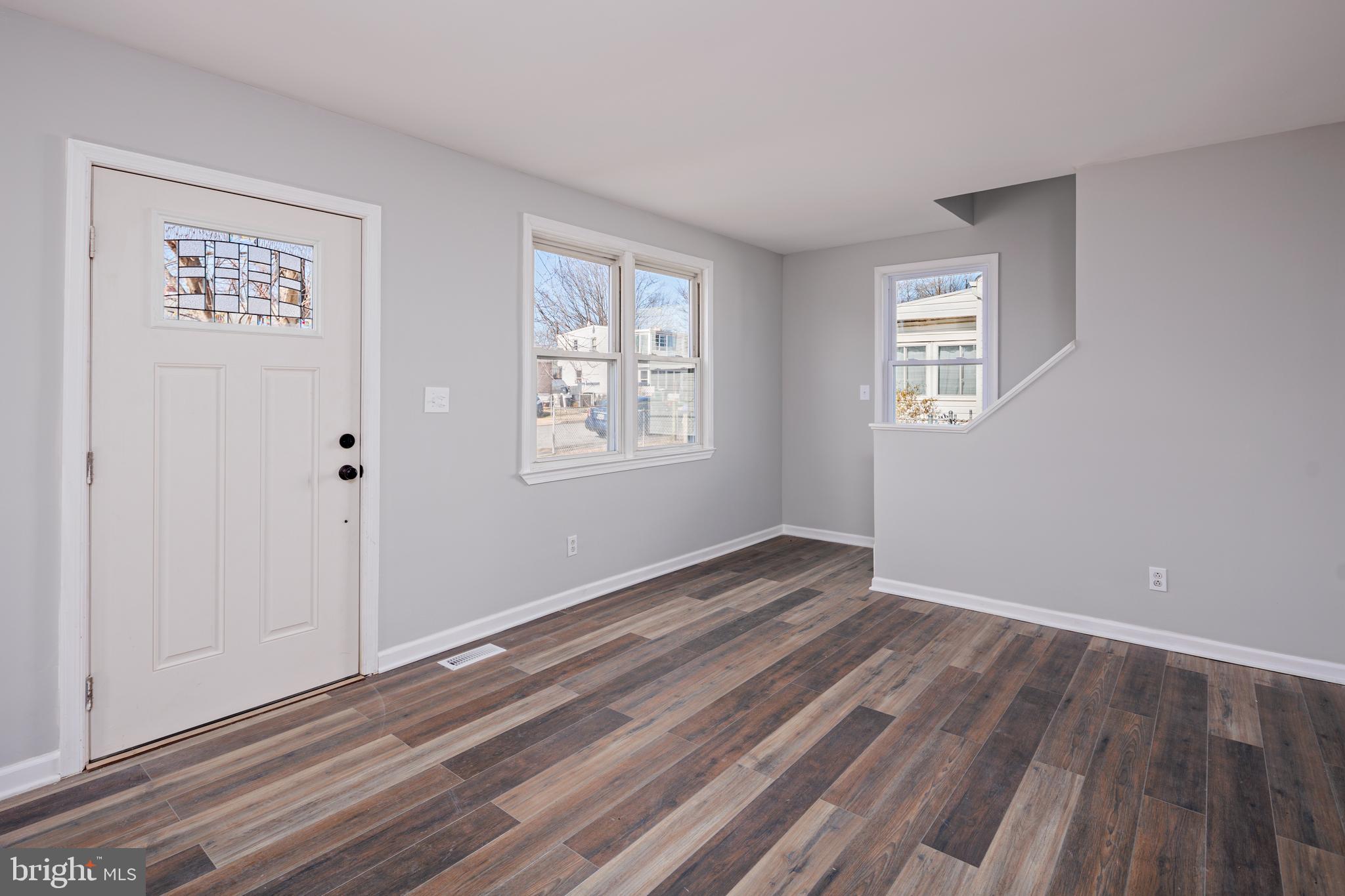 ESSEX/MIDDLE RIVER - Residential