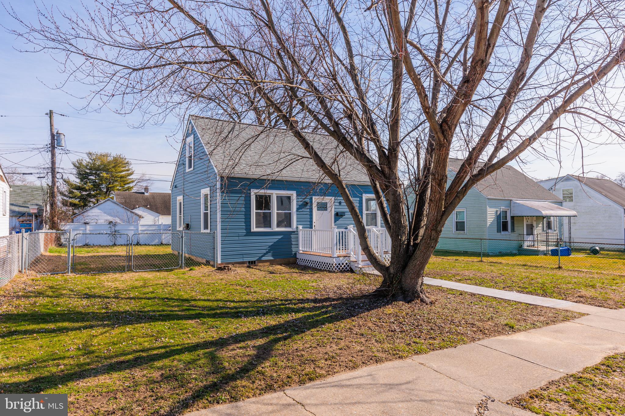 ESSEX/MIDDLE RIVER - Residential