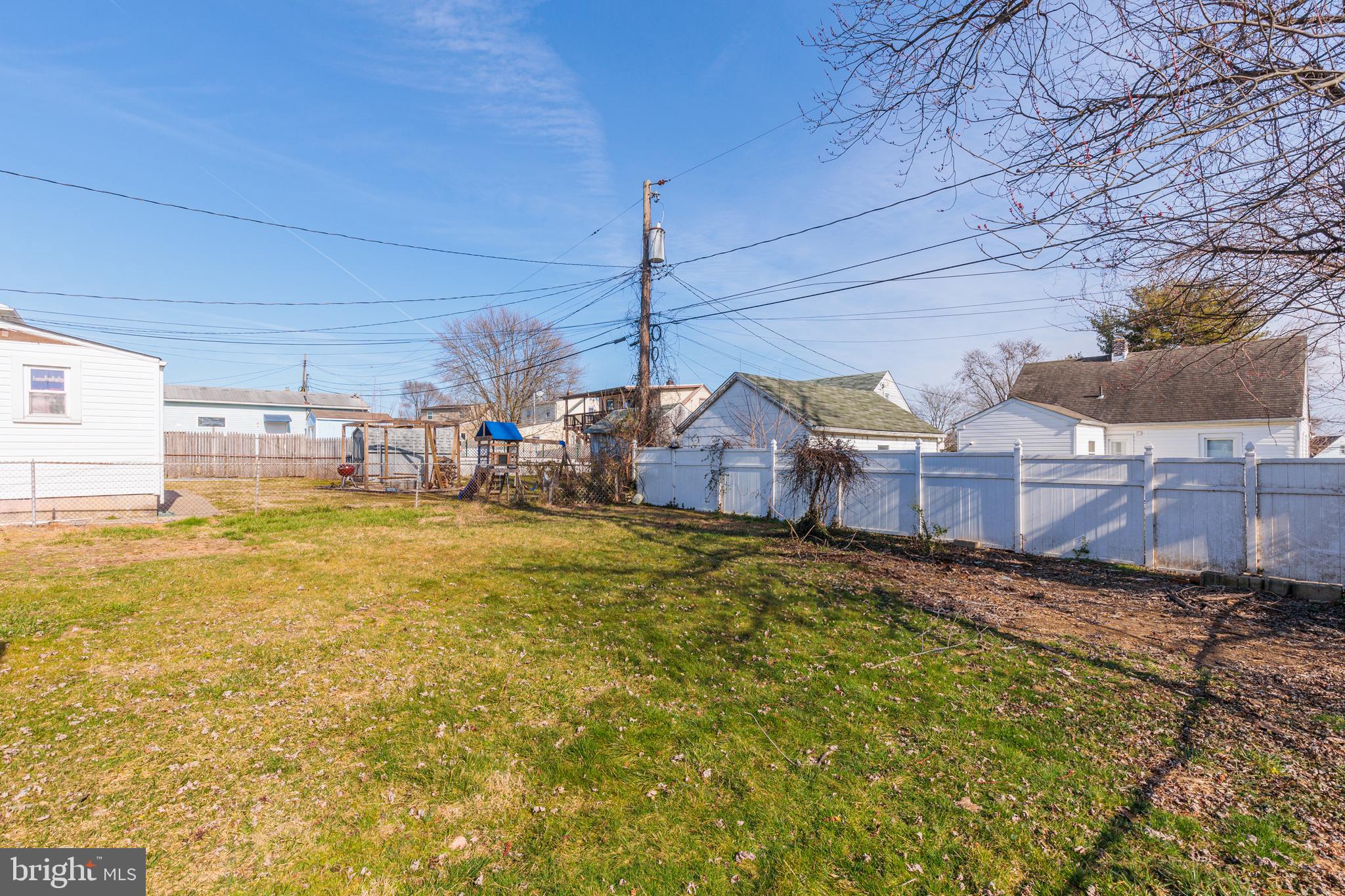 ESSEX/MIDDLE RIVER - Residential