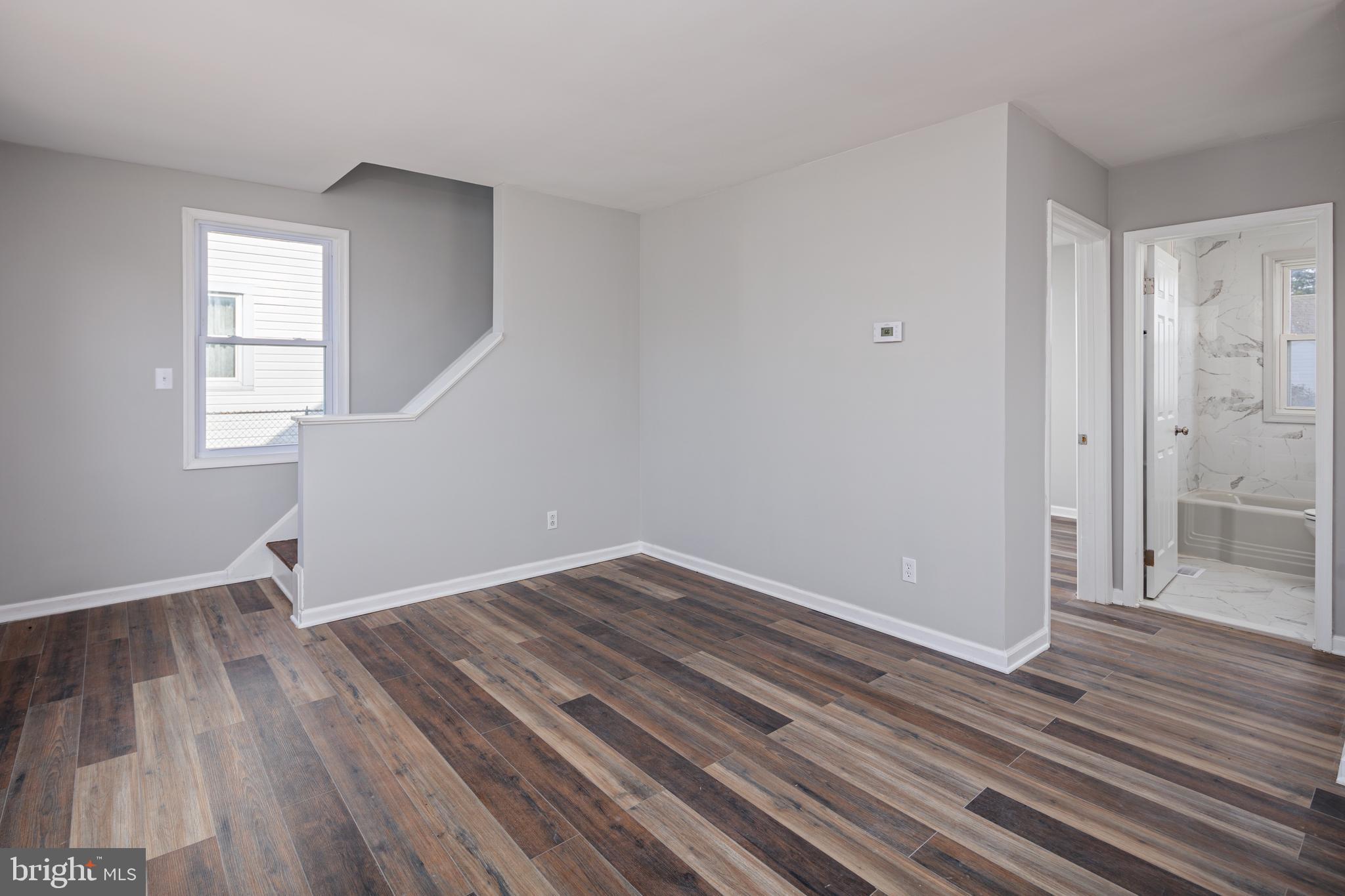 ESSEX/MIDDLE RIVER - Residential