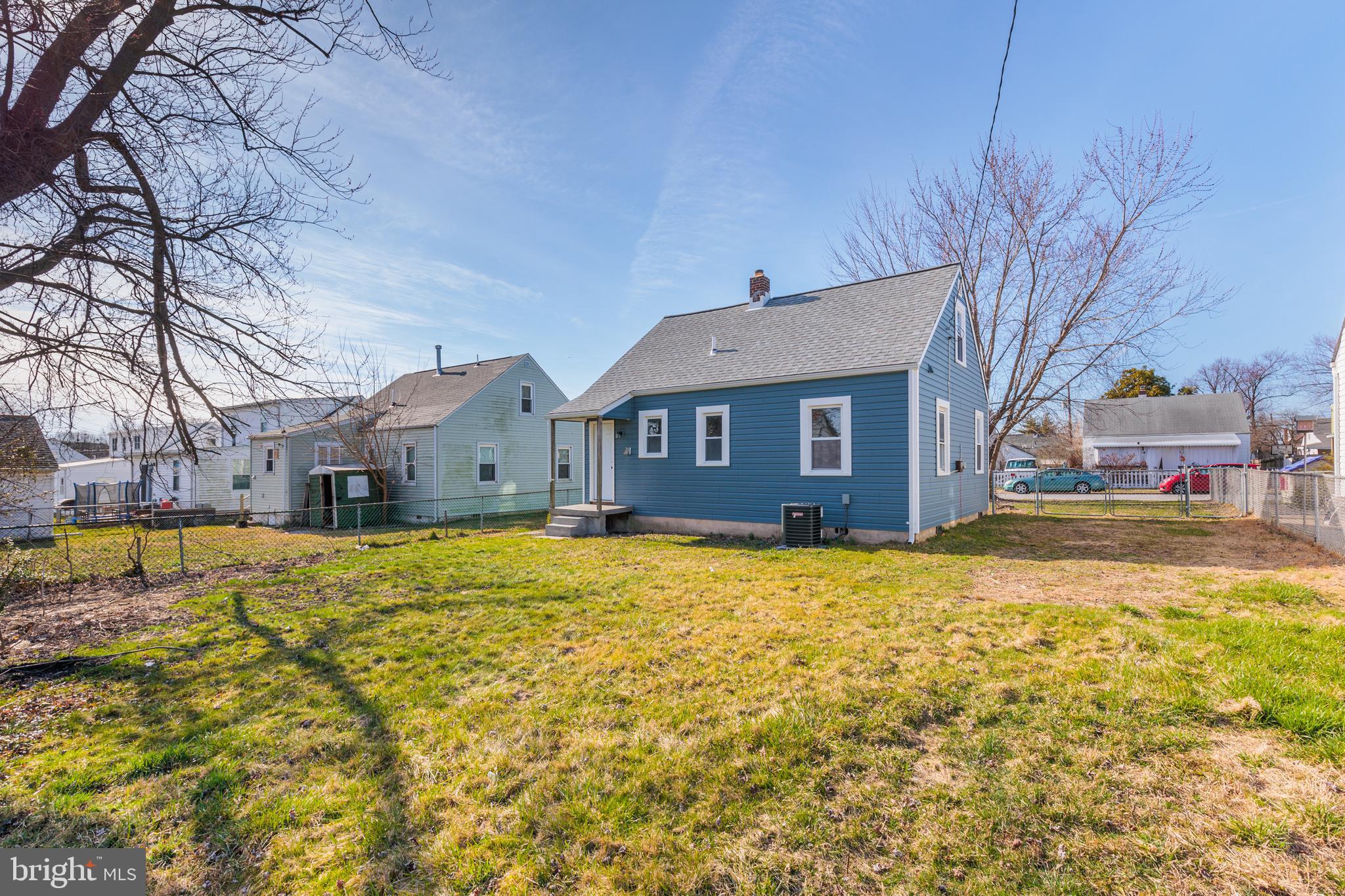 ESSEX/MIDDLE RIVER - Residential