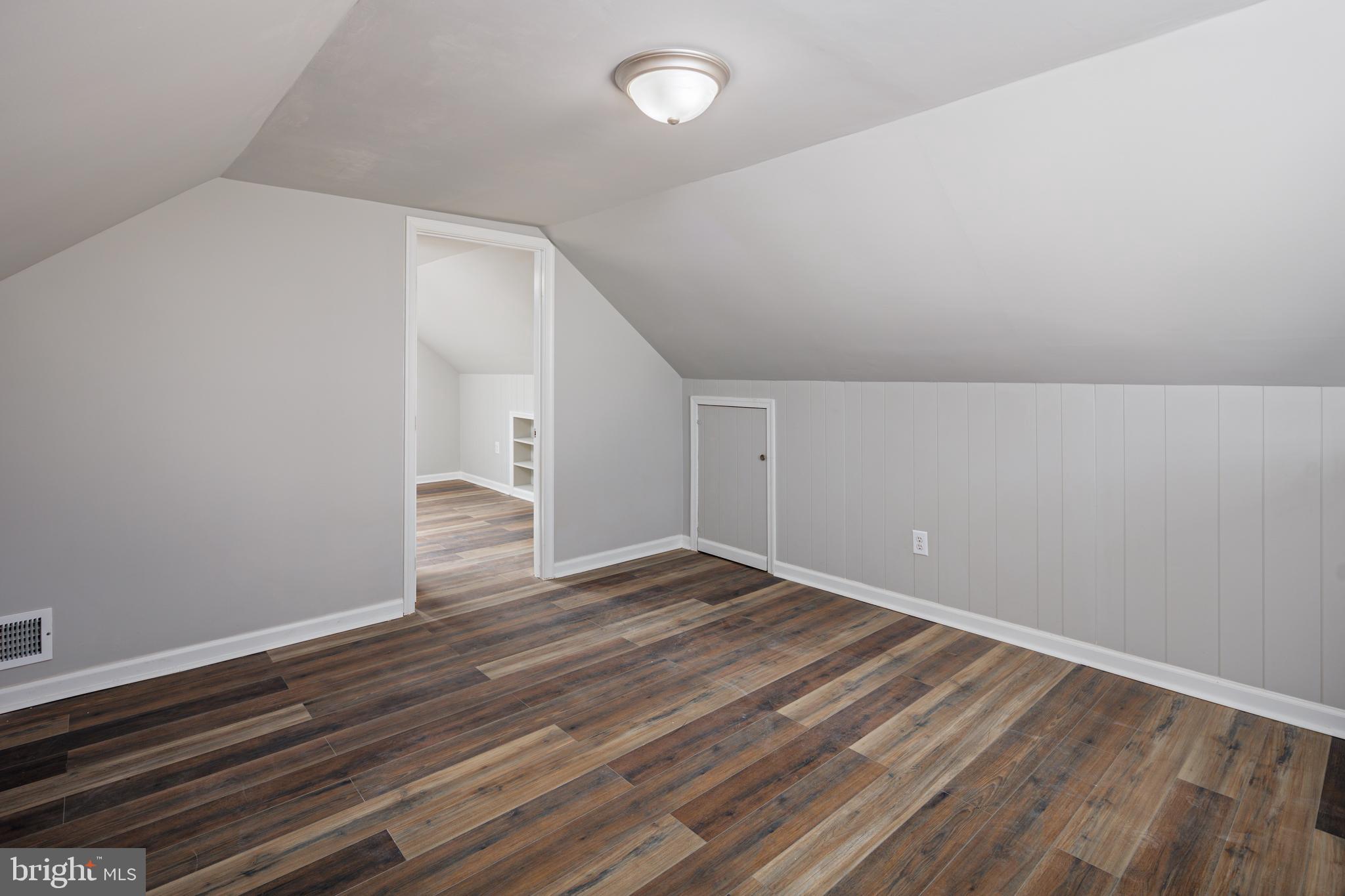 ESSEX/MIDDLE RIVER - Residential