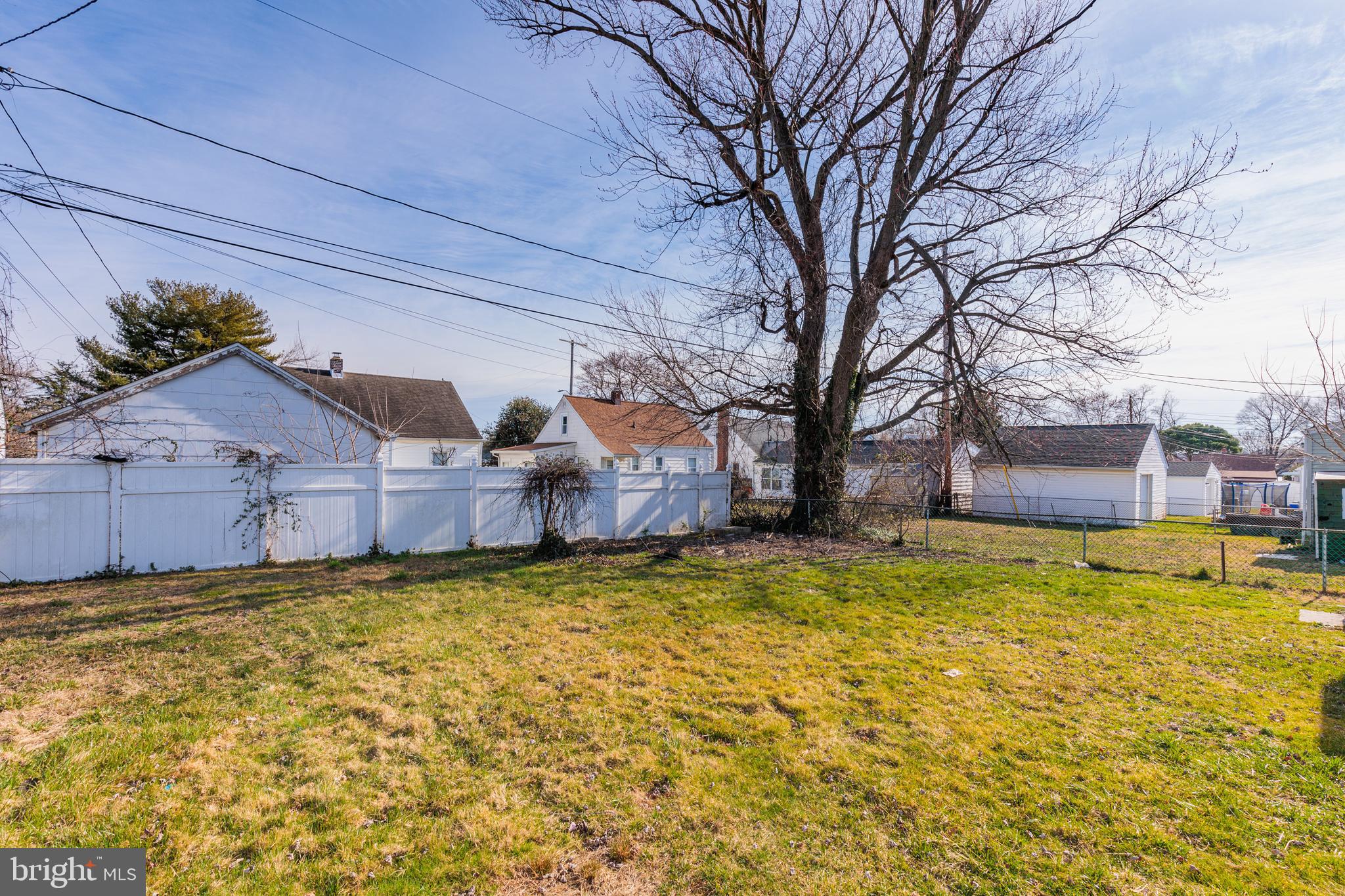 ESSEX/MIDDLE RIVER - Residential