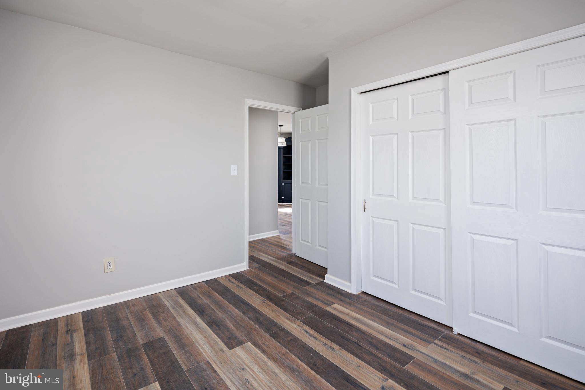 ESSEX/MIDDLE RIVER - Residential