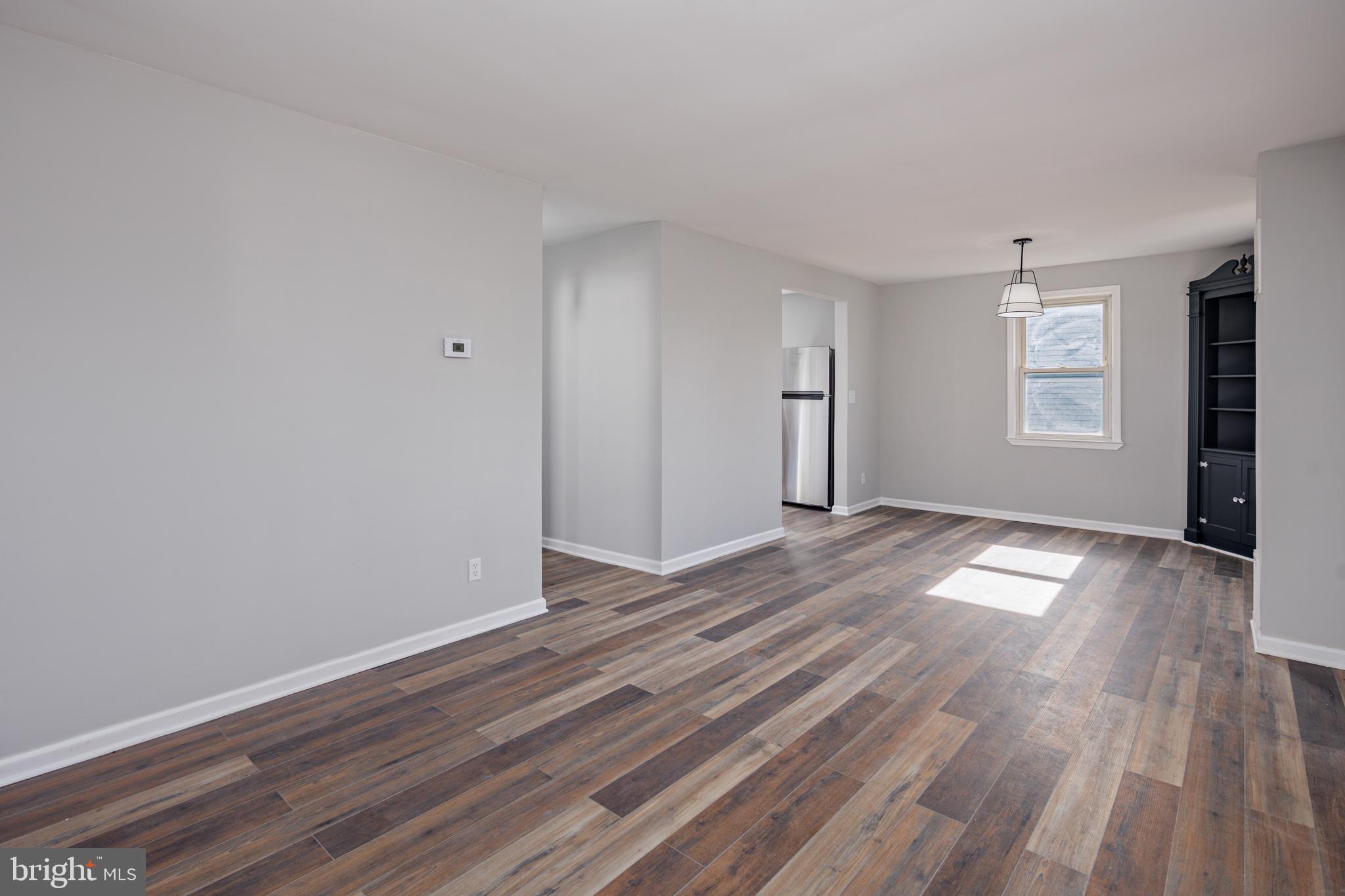 ESSEX/MIDDLE RIVER - Residential