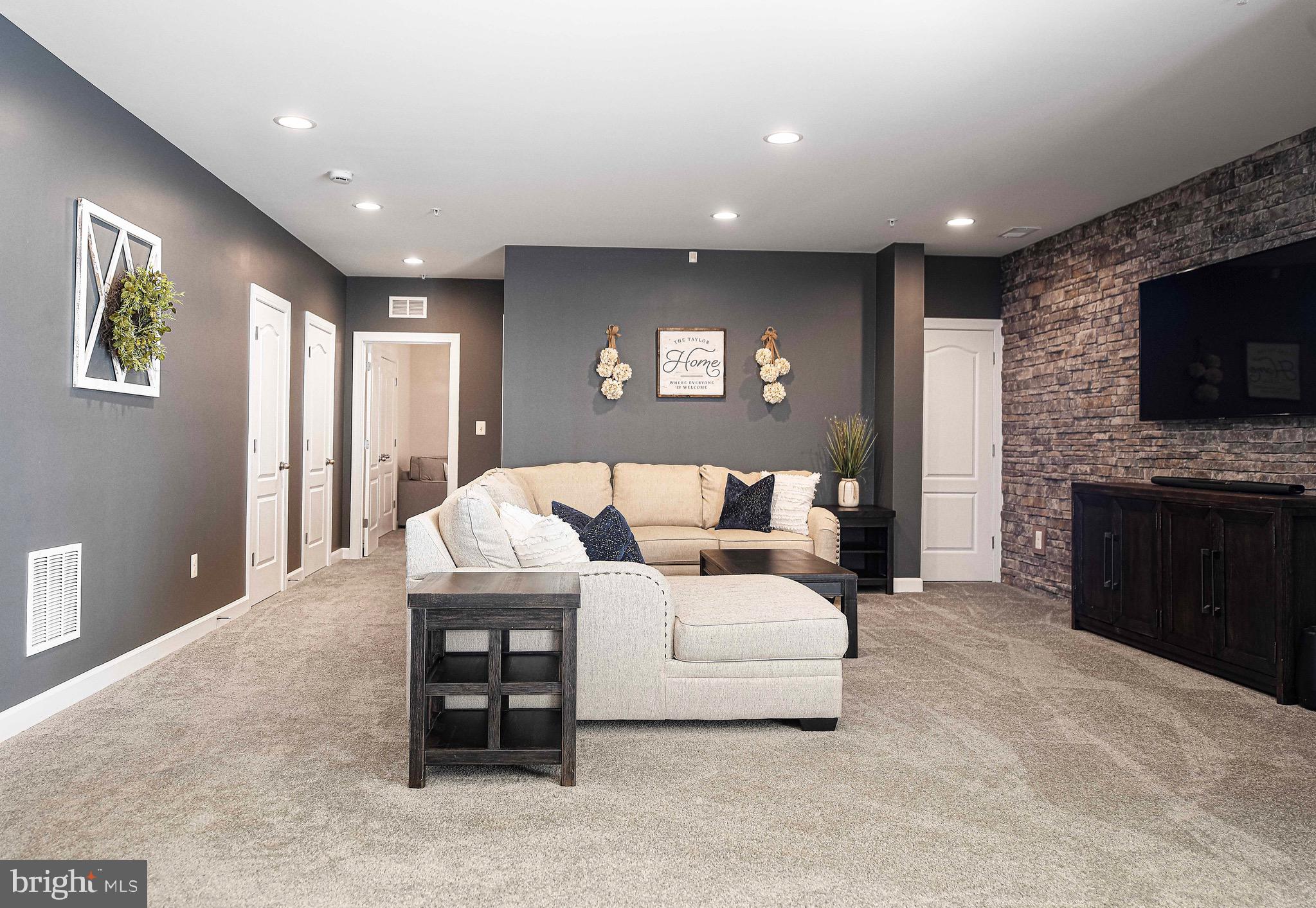 MAGNESS FARMS - Residential