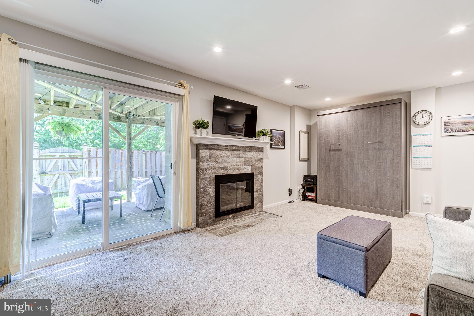 DUNN LORING VILLAGE - Residential