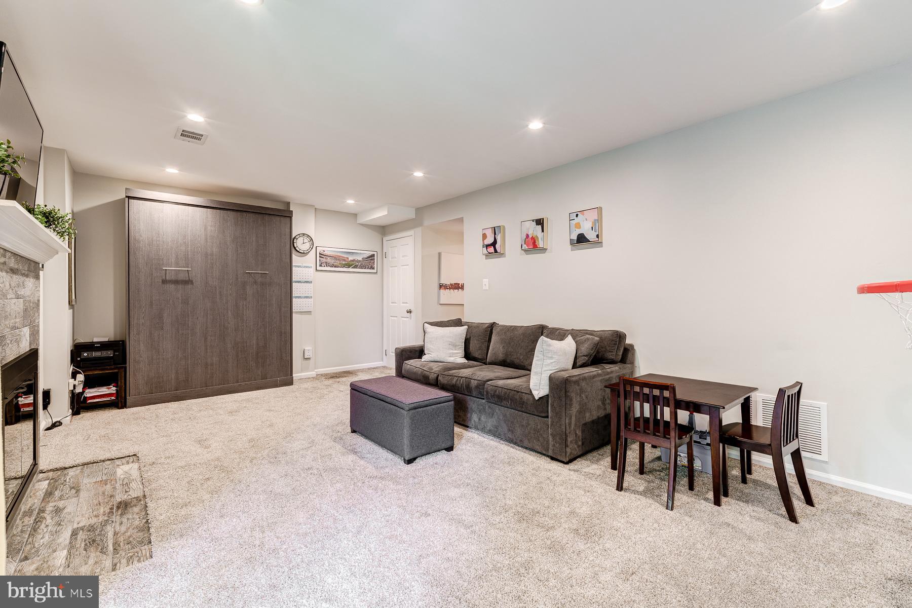 DUNN LORING VILLAGE - Residential