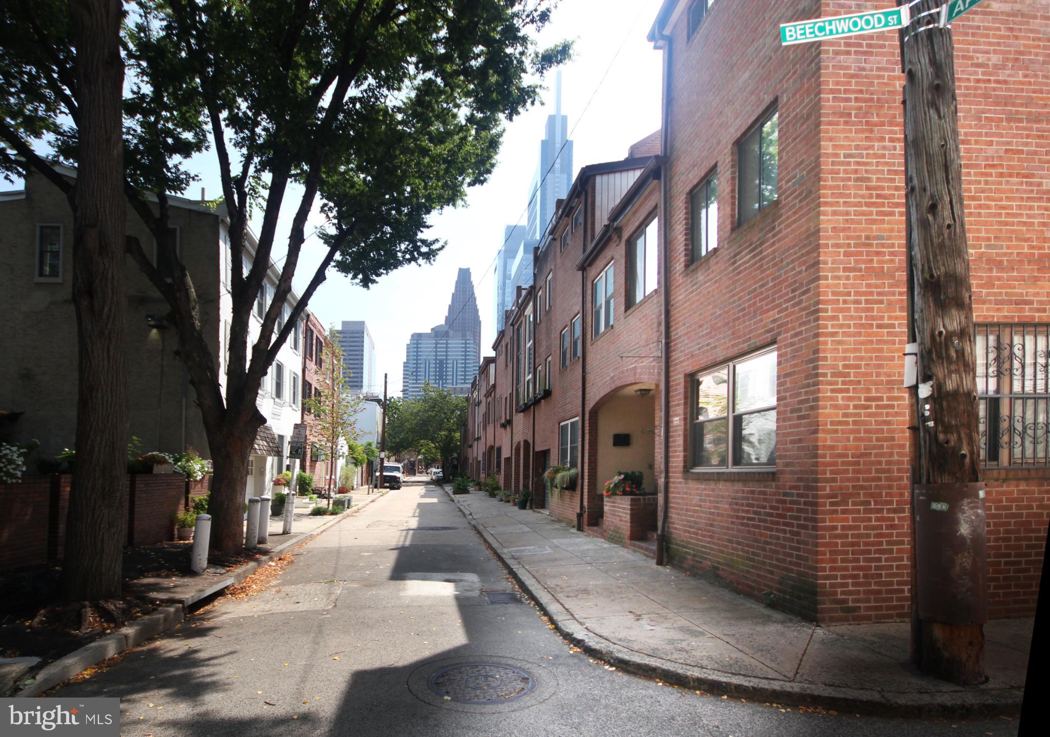 LOGAN SQUARE - Residential