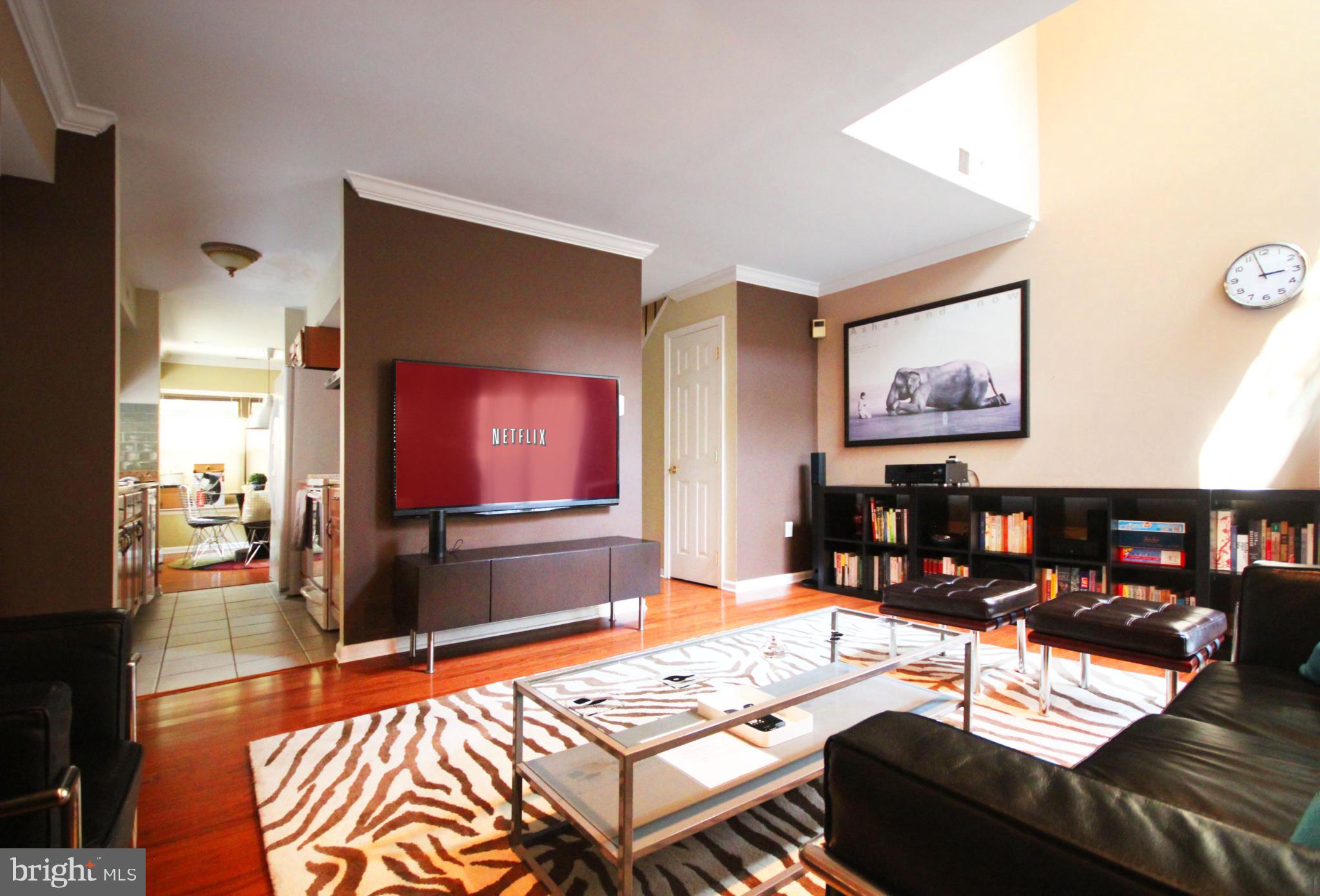 LOGAN SQUARE - Residential