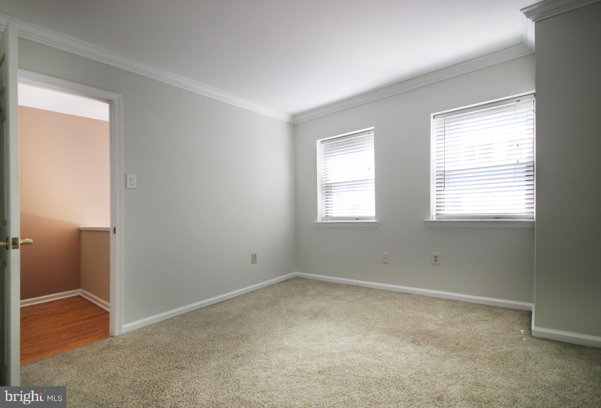 LOGAN SQUARE - Residential