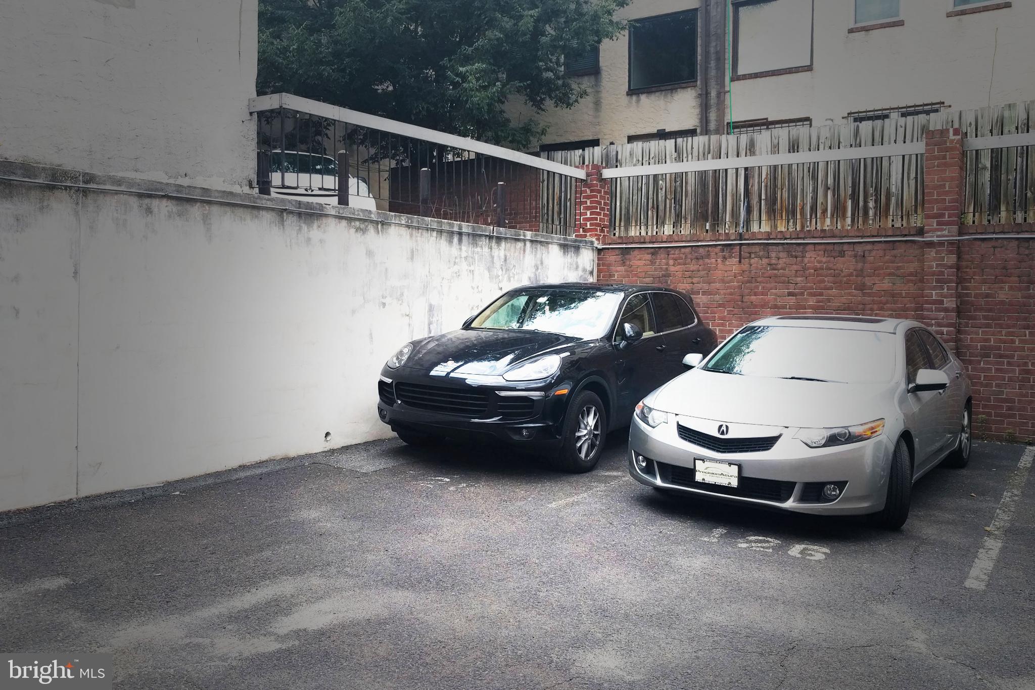 LOGAN SQUARE - Residential