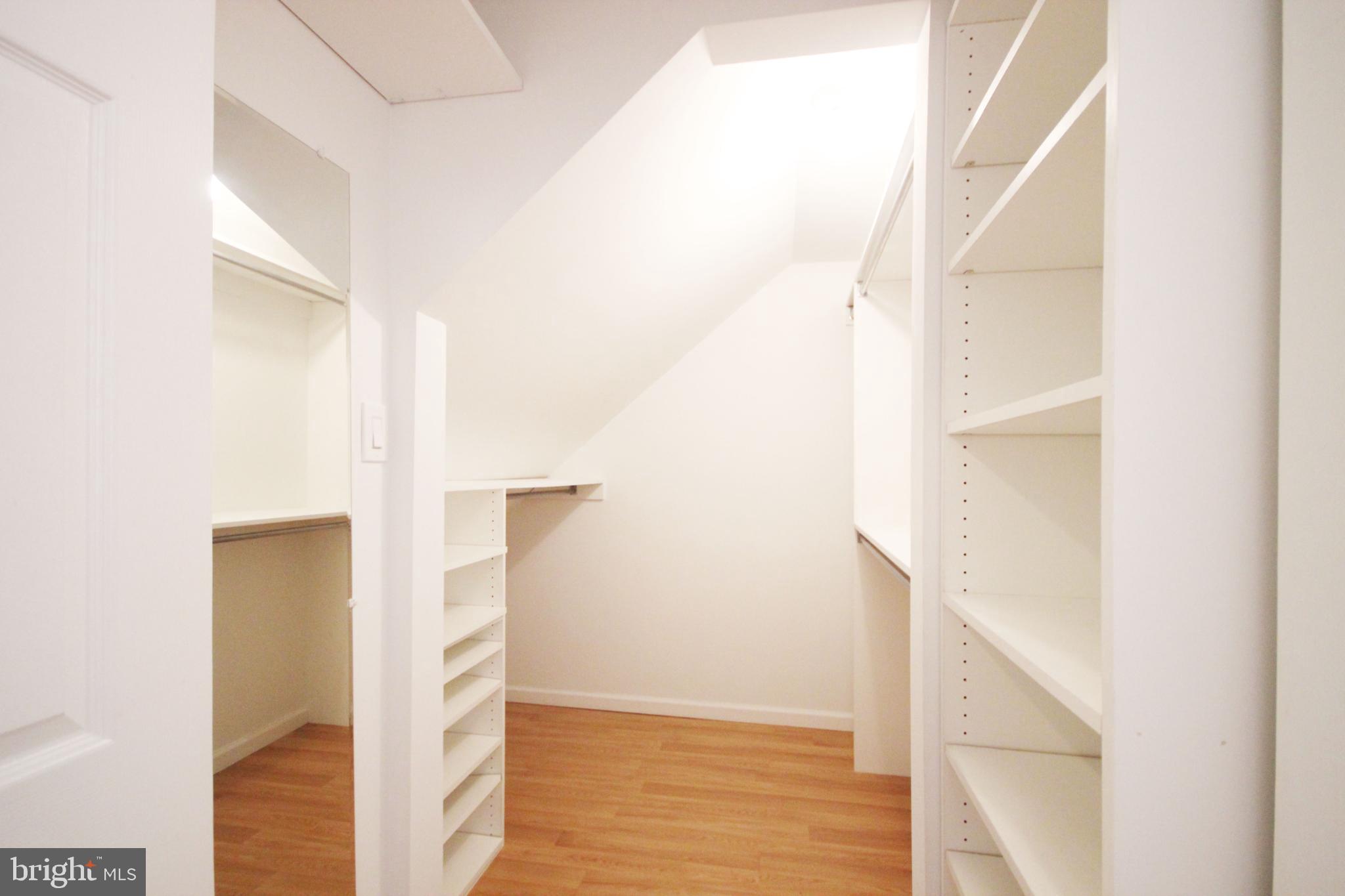 LOGAN SQUARE - Residential