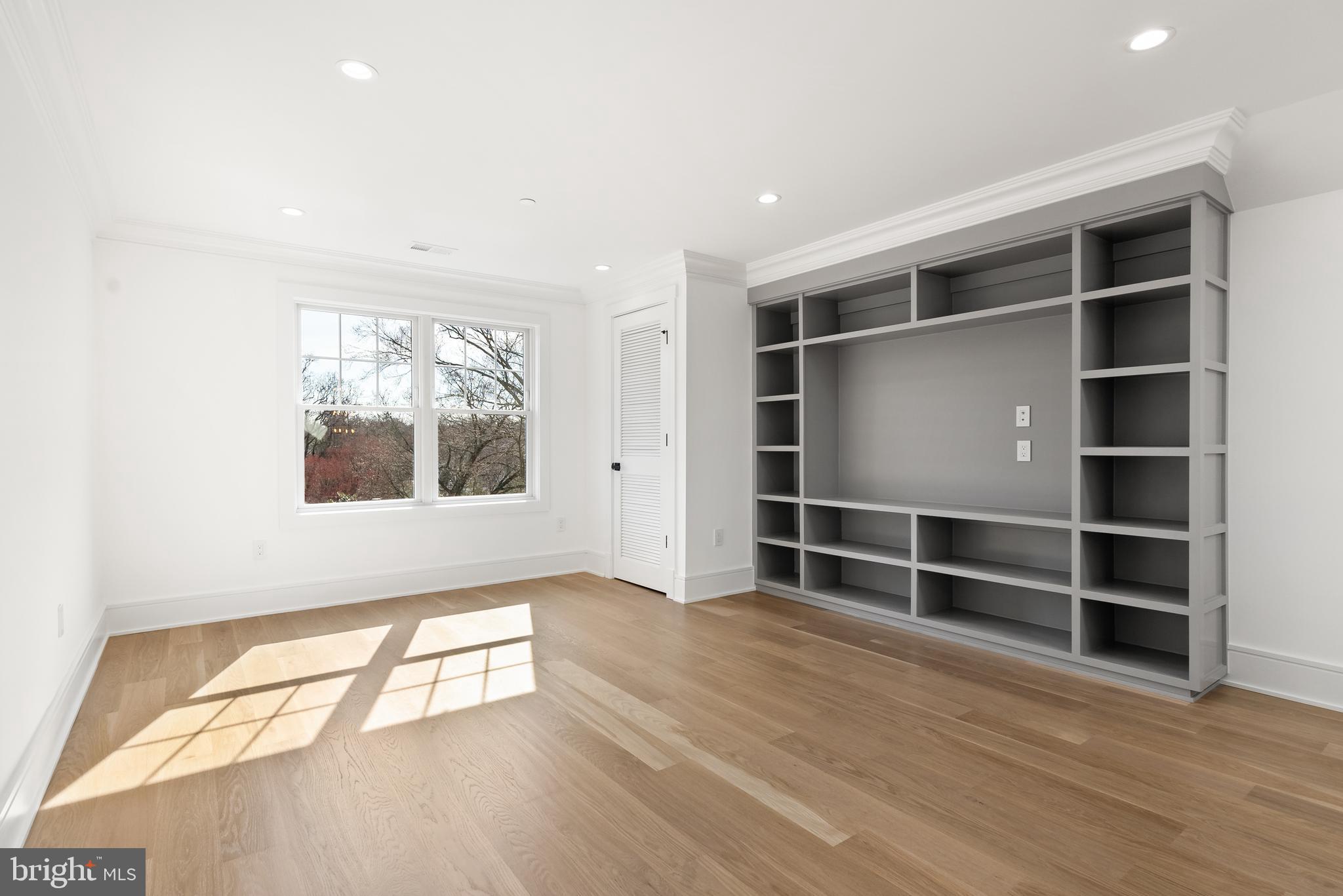 WESTMORELAND HILLS - Residential