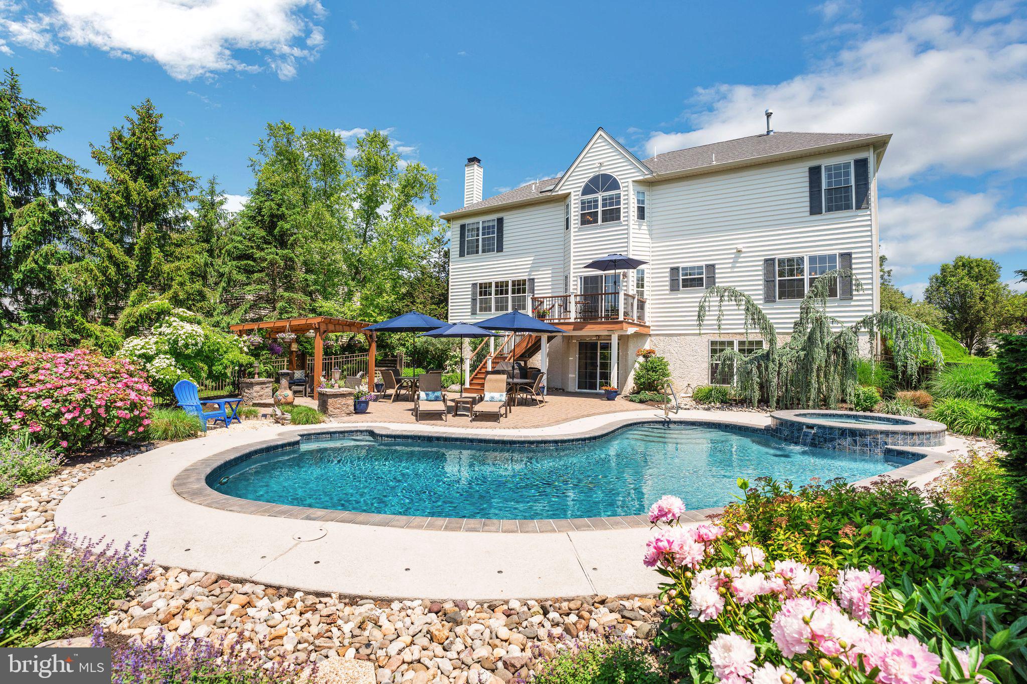 RAVEN HOLLOW - Residential