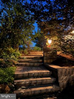 RAVEN HOLLOW - Residential