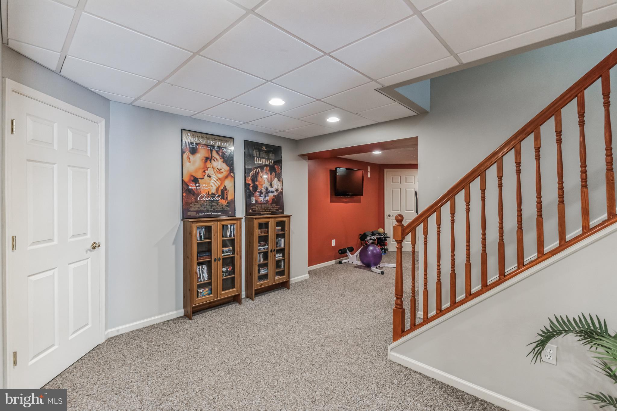 RAVEN HOLLOW - Residential