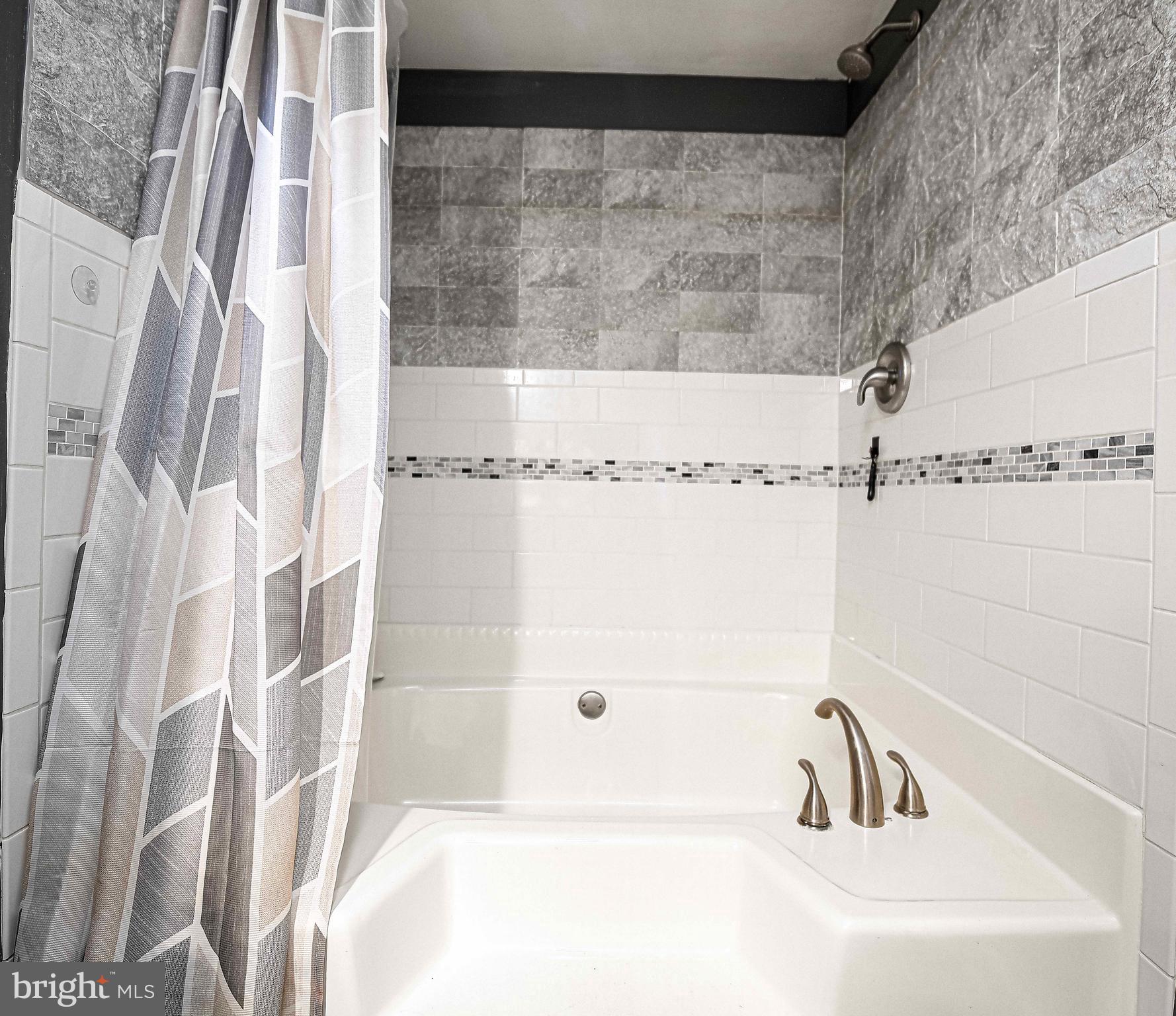 SOUTHRIDGE - Residential