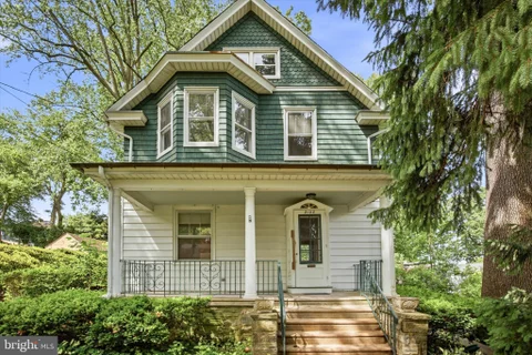 2140 Wayne Avenue, Abington, PA MLS: PAMC2181812
