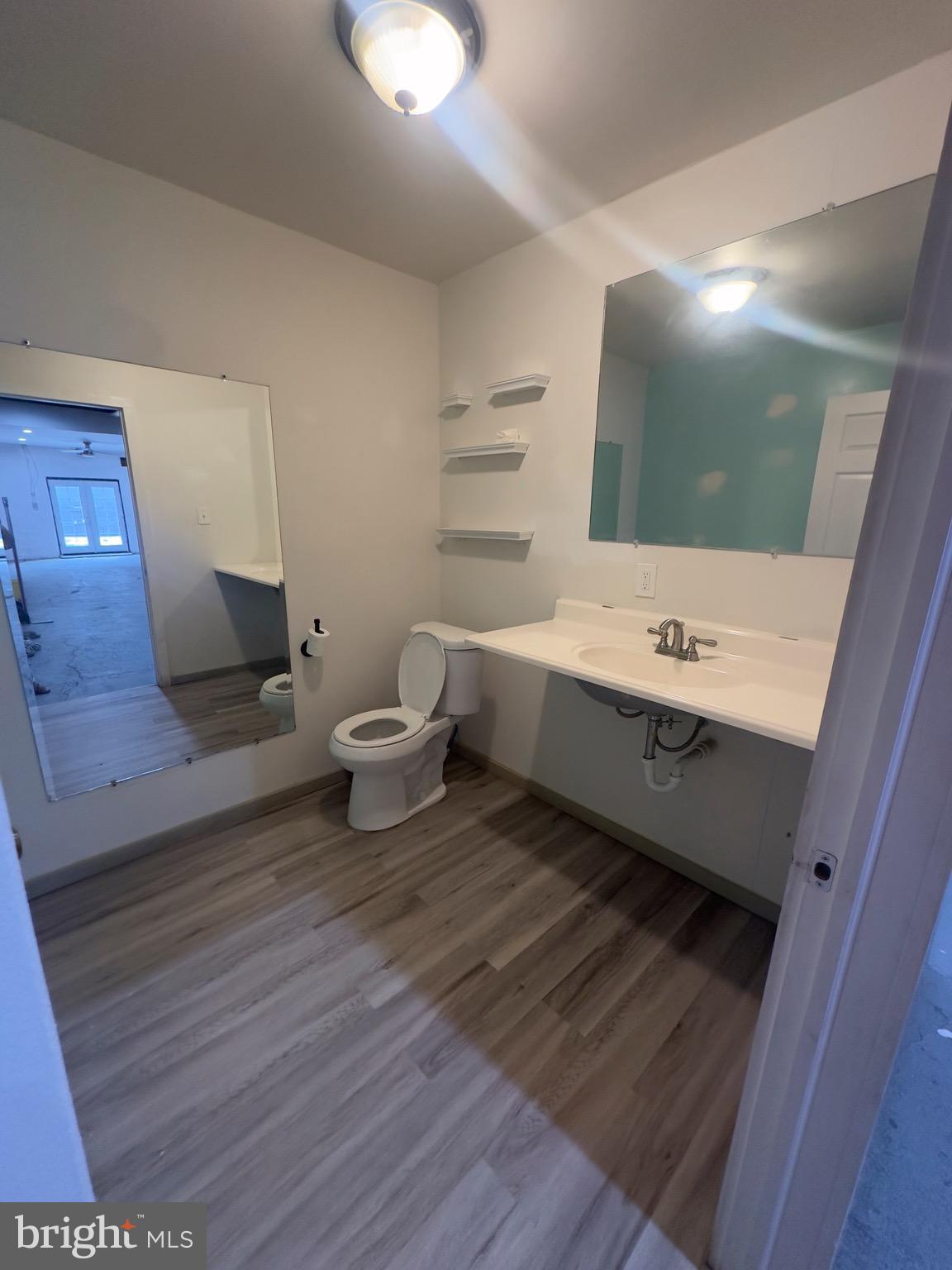 HUNTING PARK - Commercial Lease