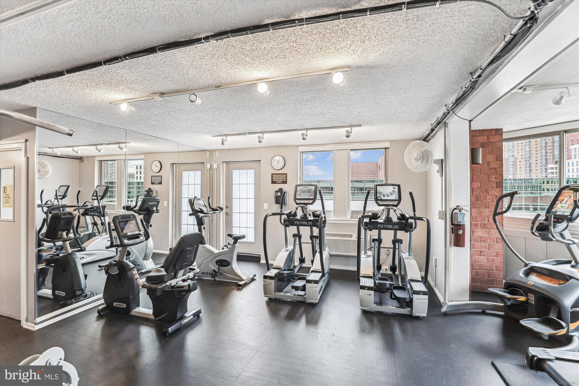 WESTVIEW AT BALLSTON METRO - Residential