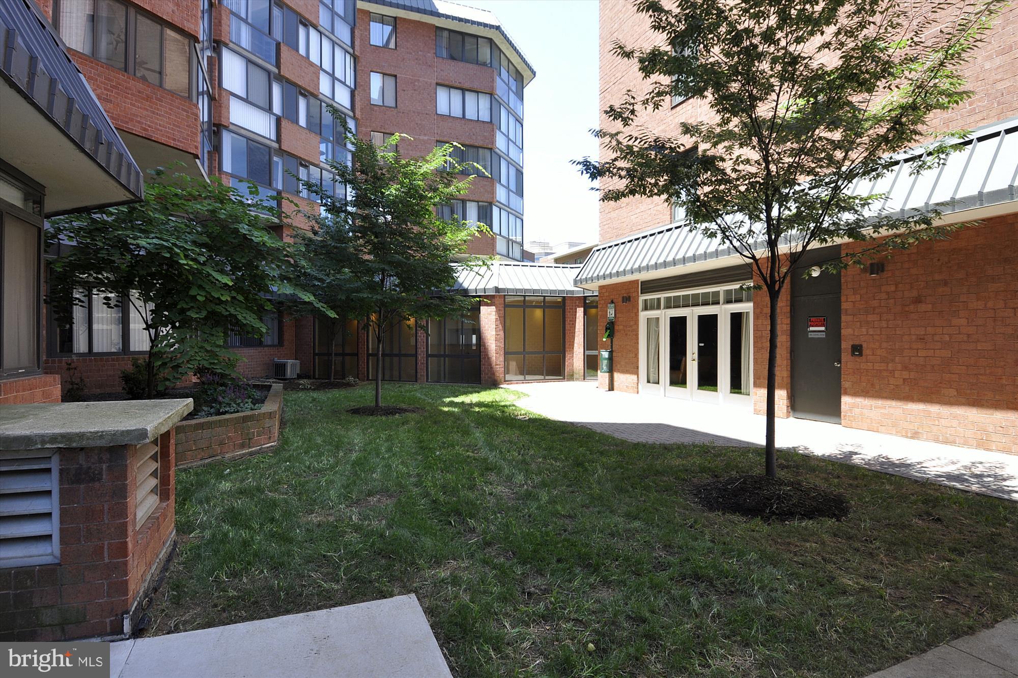 WESTVIEW AT BALLSTON METRO - Residential