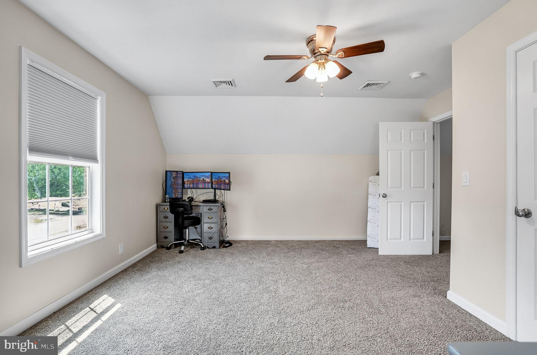 CAPTAIN'S COVE - Residential