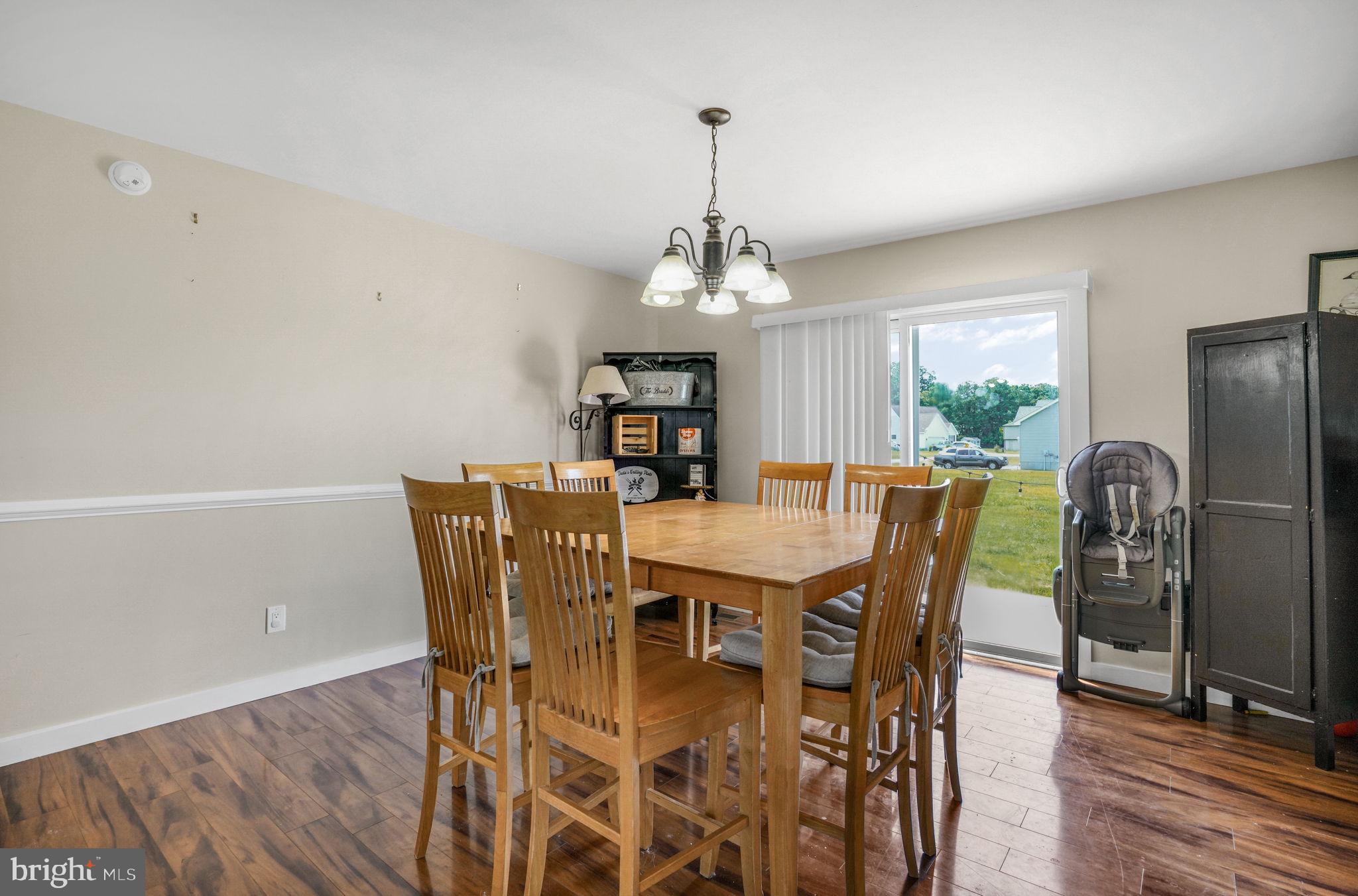 CAPTAIN'S COVE - Residential