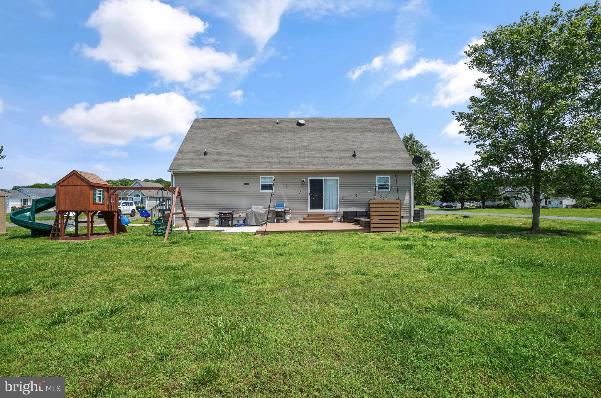 CAPTAIN'S COVE - Residential