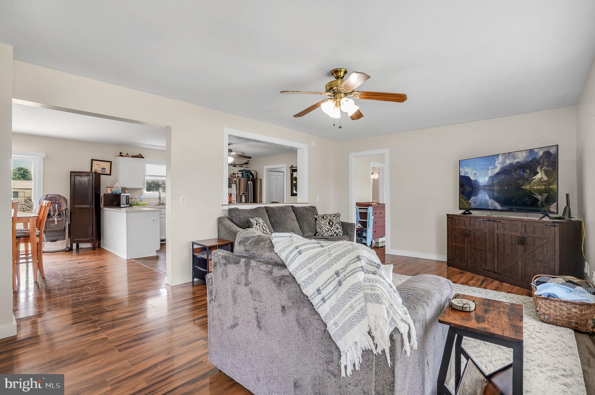 CAPTAIN'S COVE - Residential