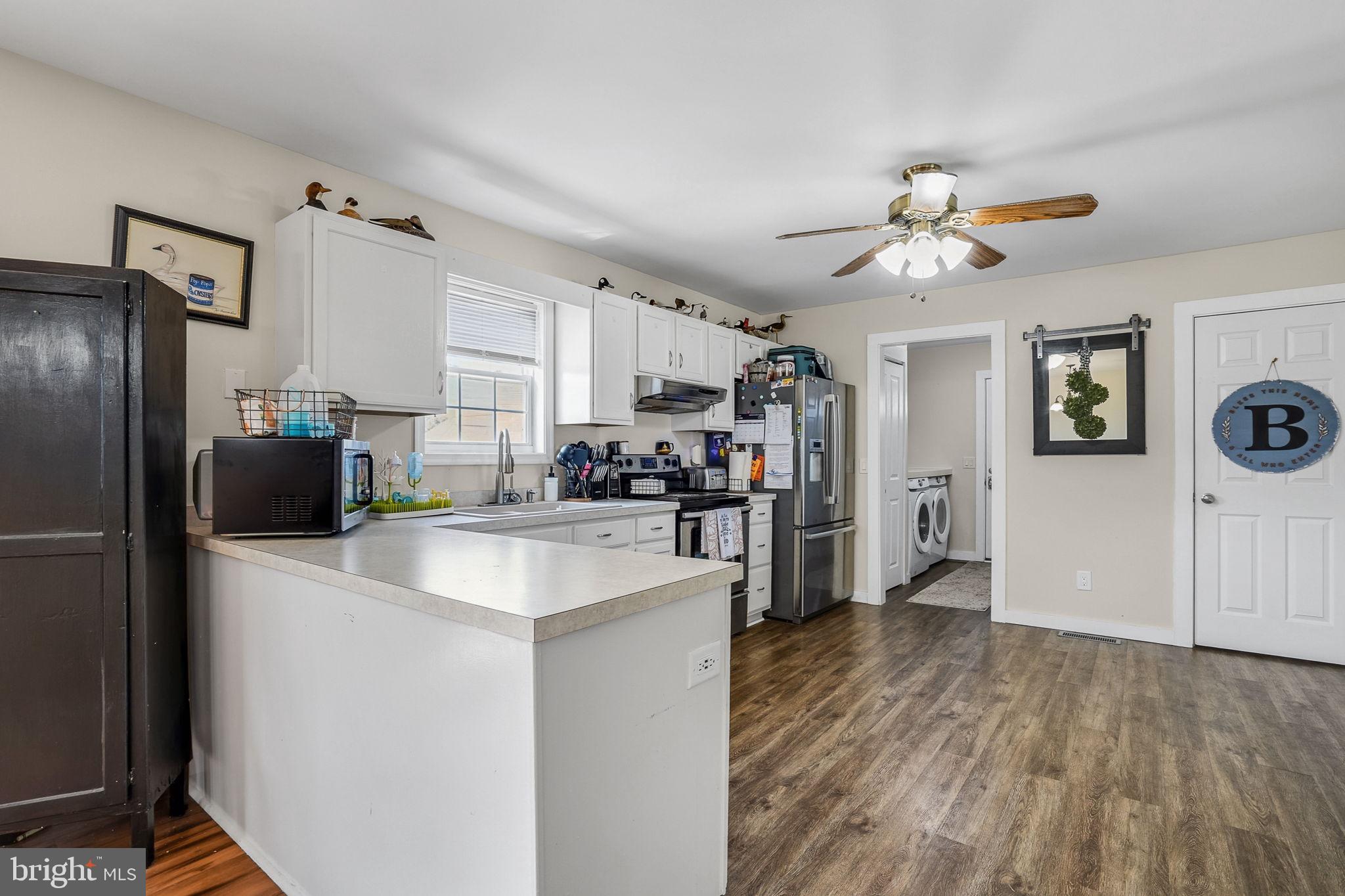 CAPTAIN'S COVE - Residential