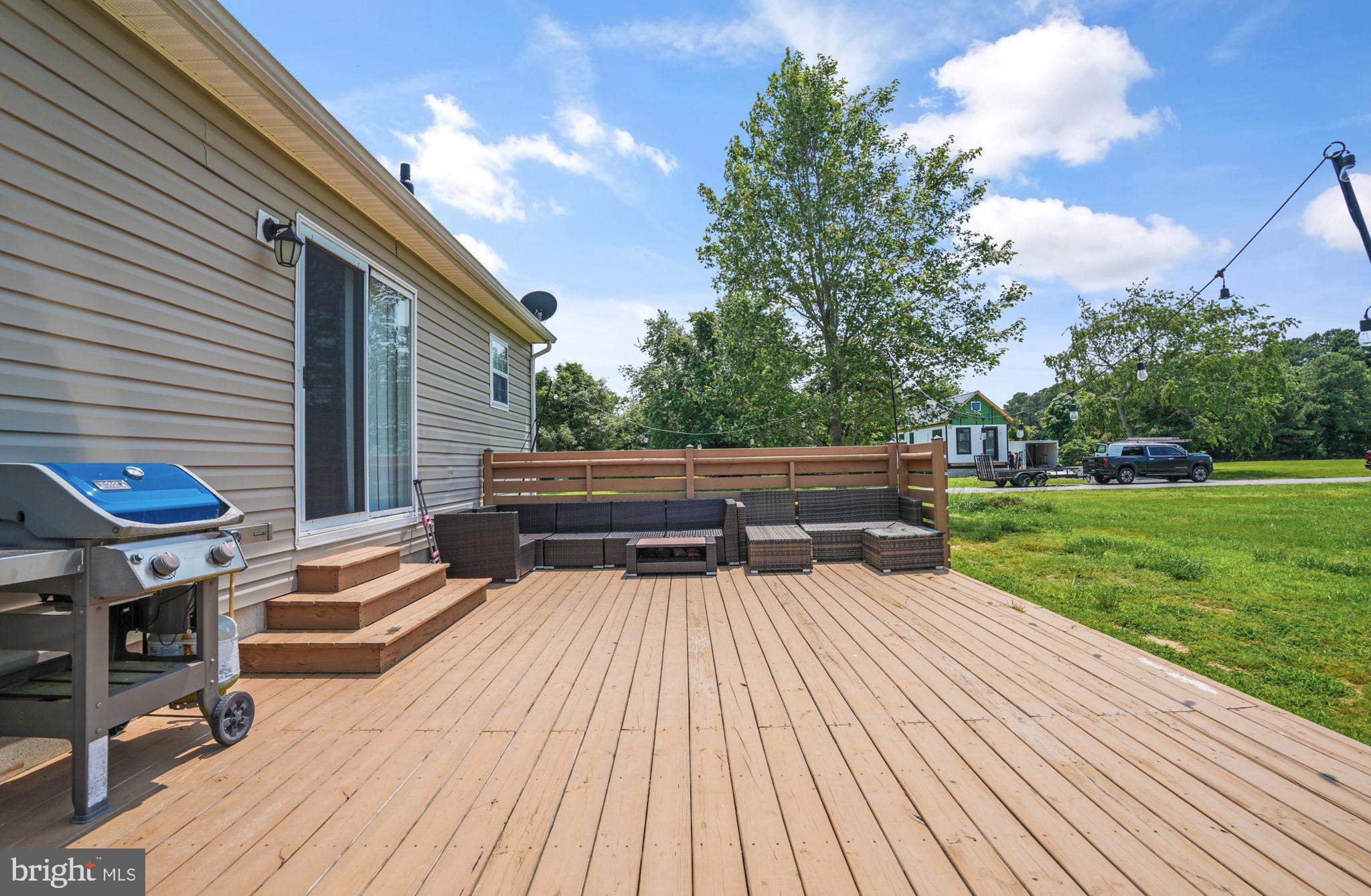 CAPTAIN'S COVE - Residential