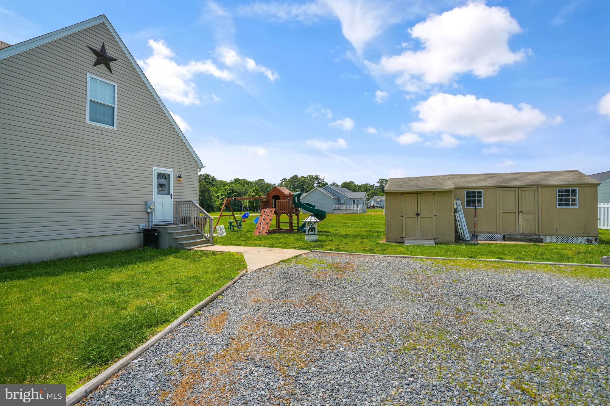 CAPTAIN'S COVE - Residential