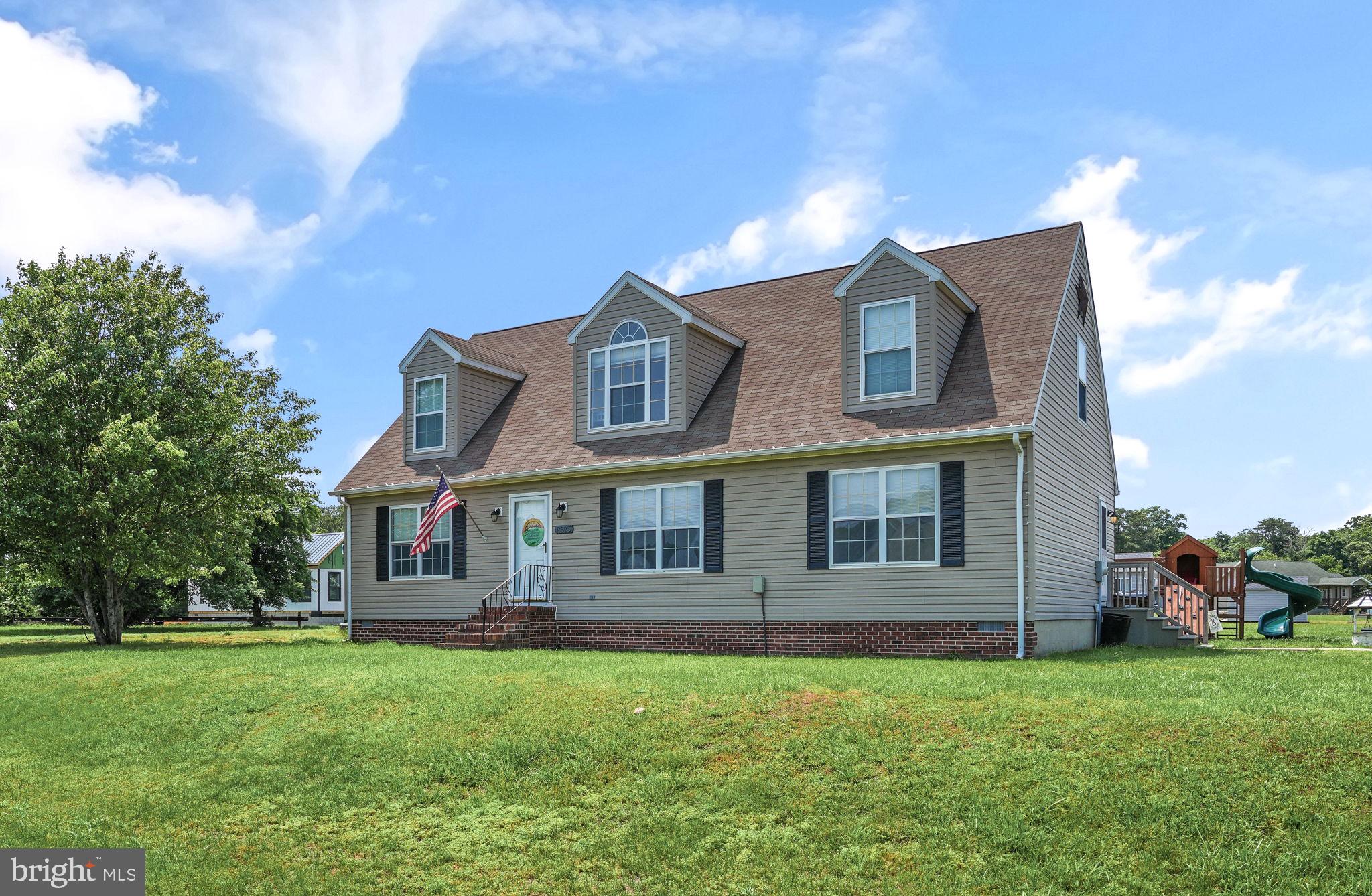 CAPTAIN'S COVE - Residential