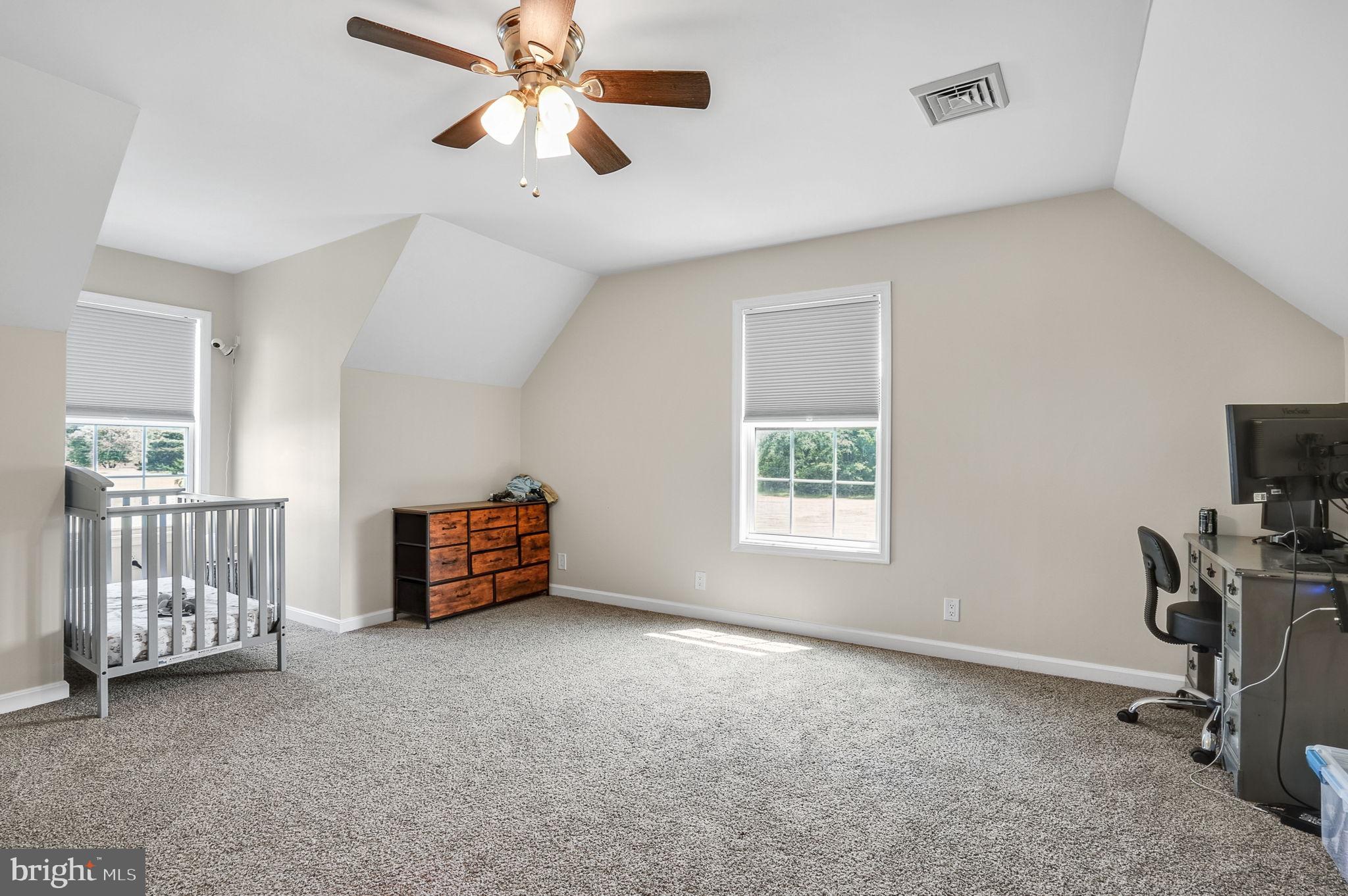 CAPTAIN'S COVE - Residential