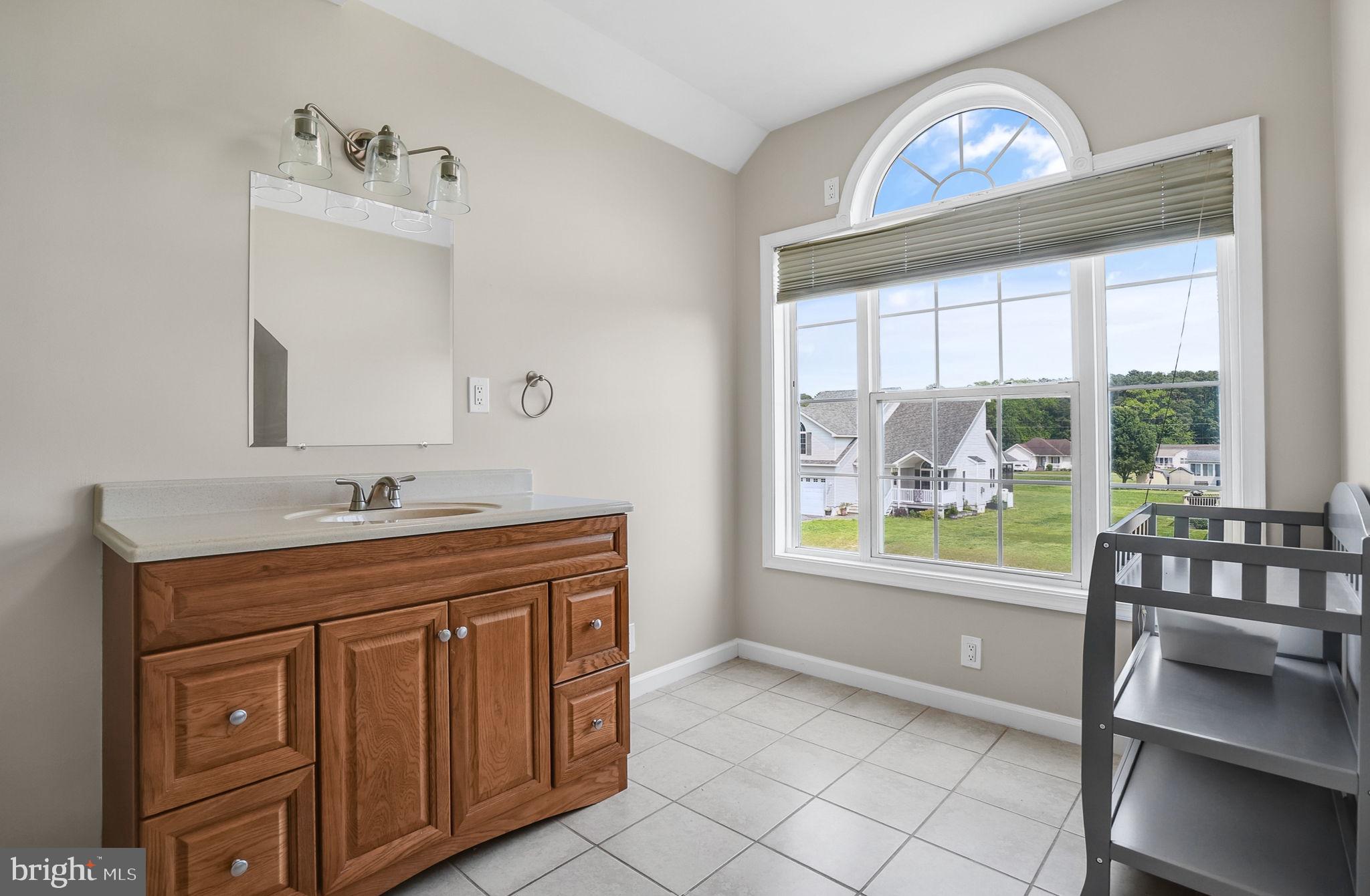 CAPTAIN'S COVE - Residential