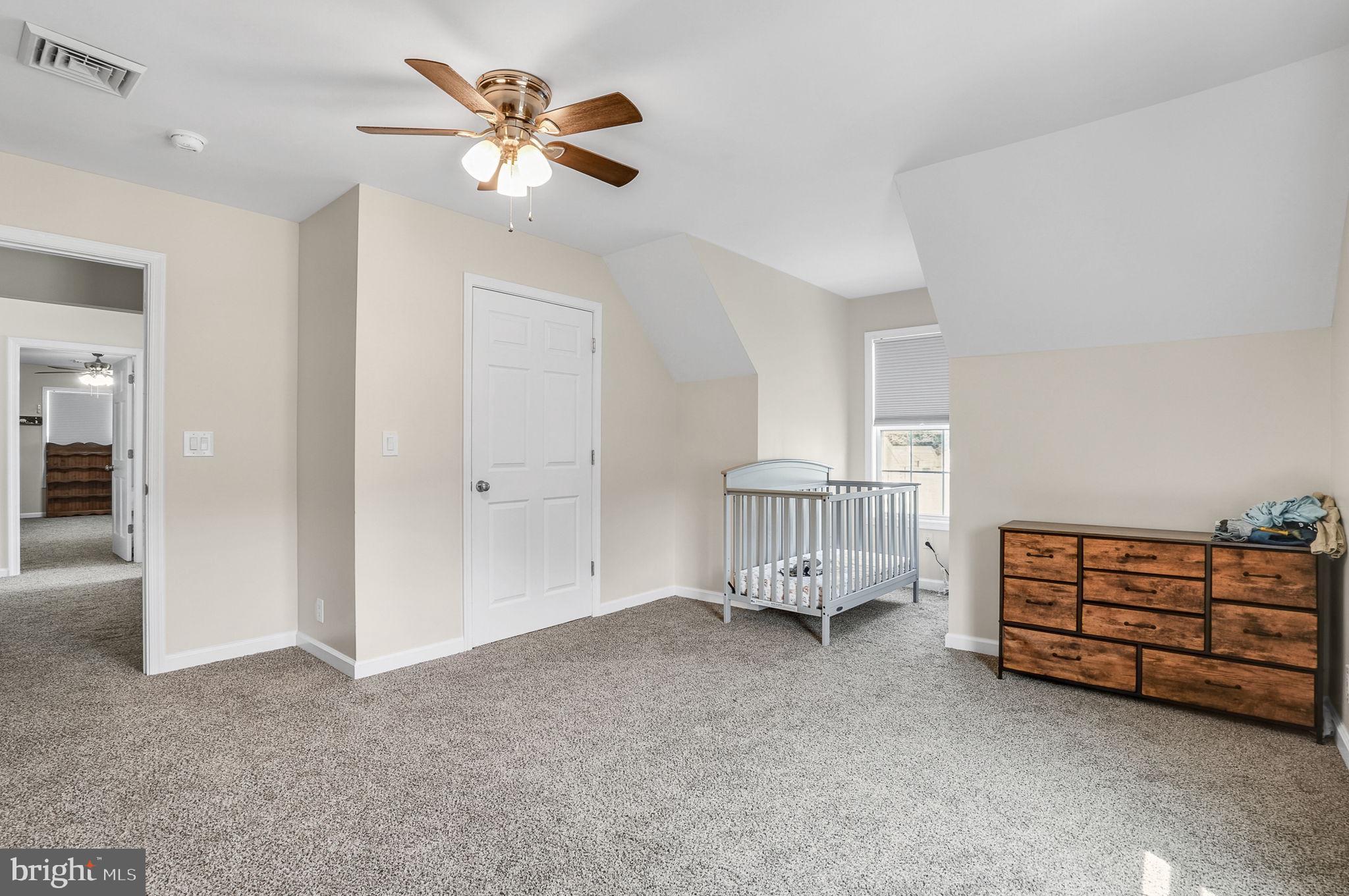 CAPTAIN'S COVE - Residential